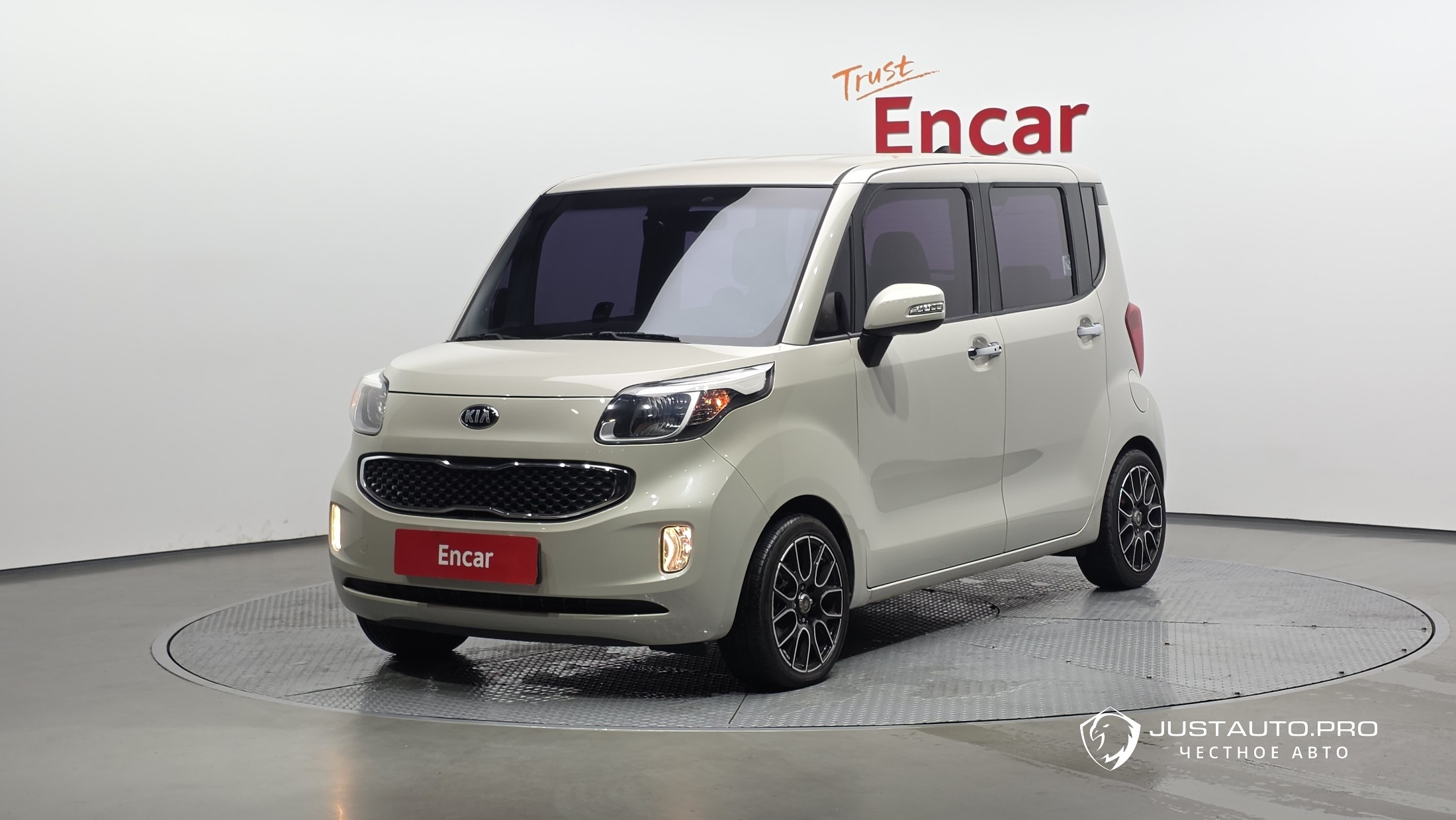 Автомобиль Kia RAY
