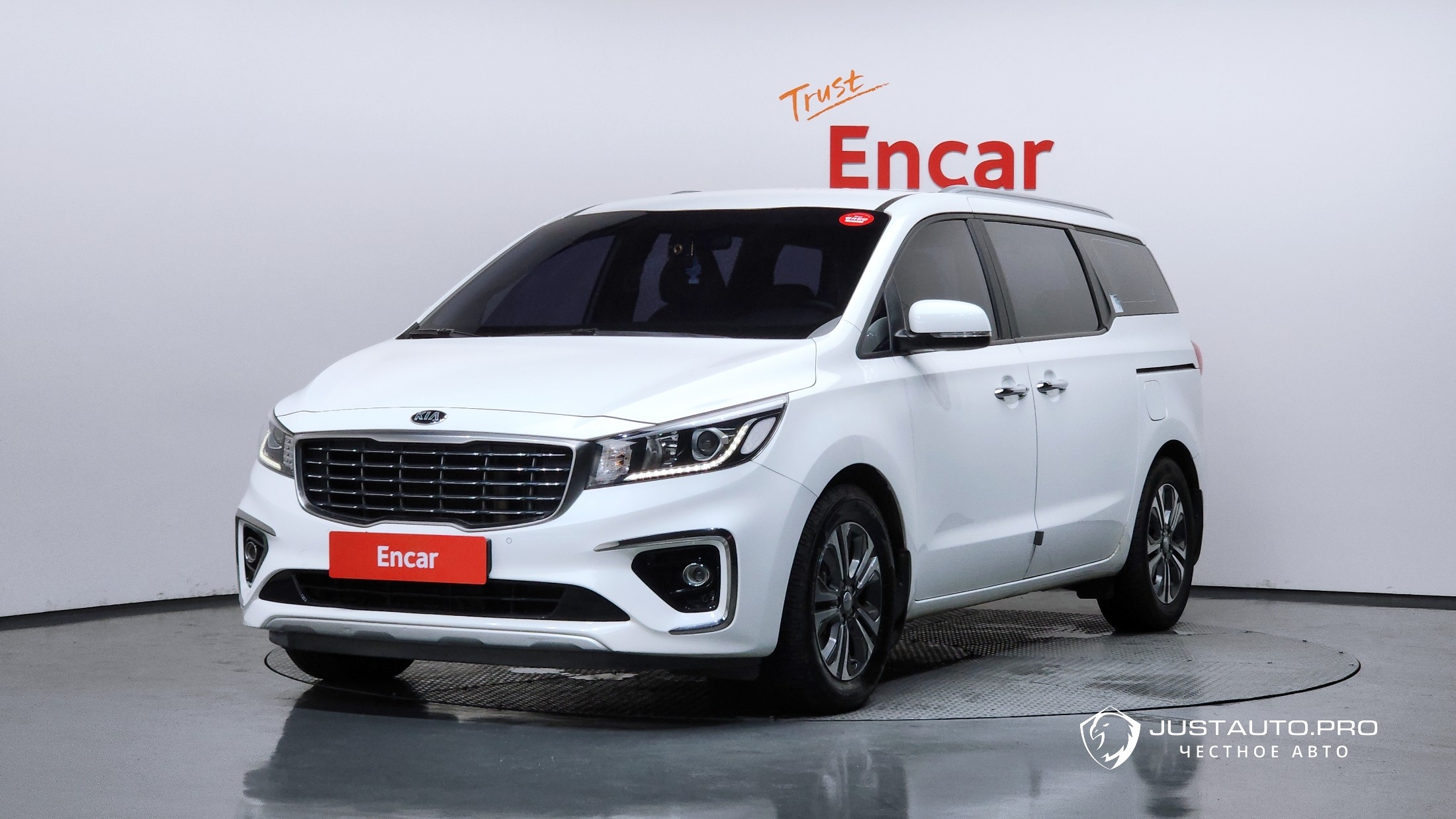 Автомобиль Kia Canival