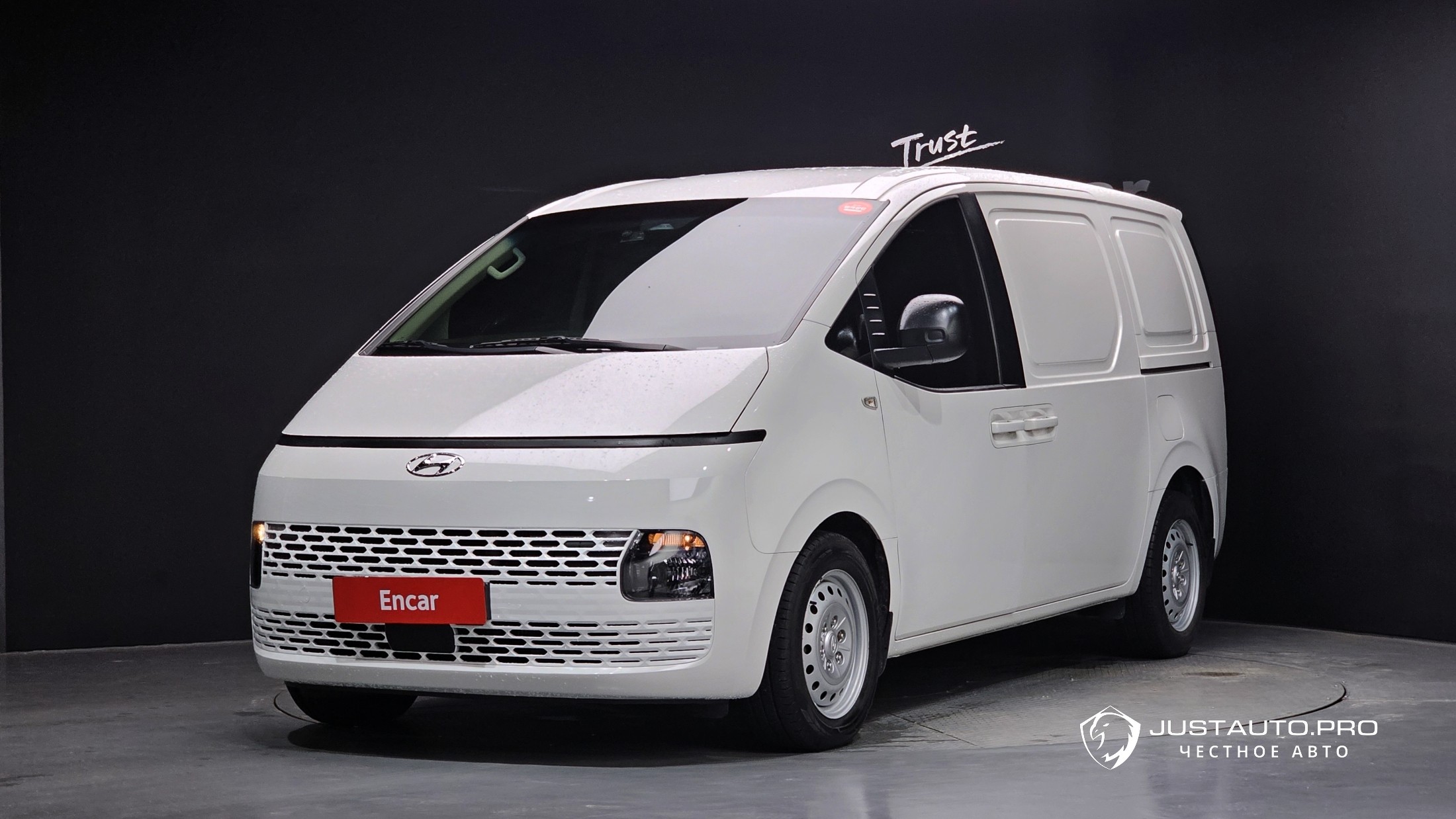 Автомобиль Hyundai Staria