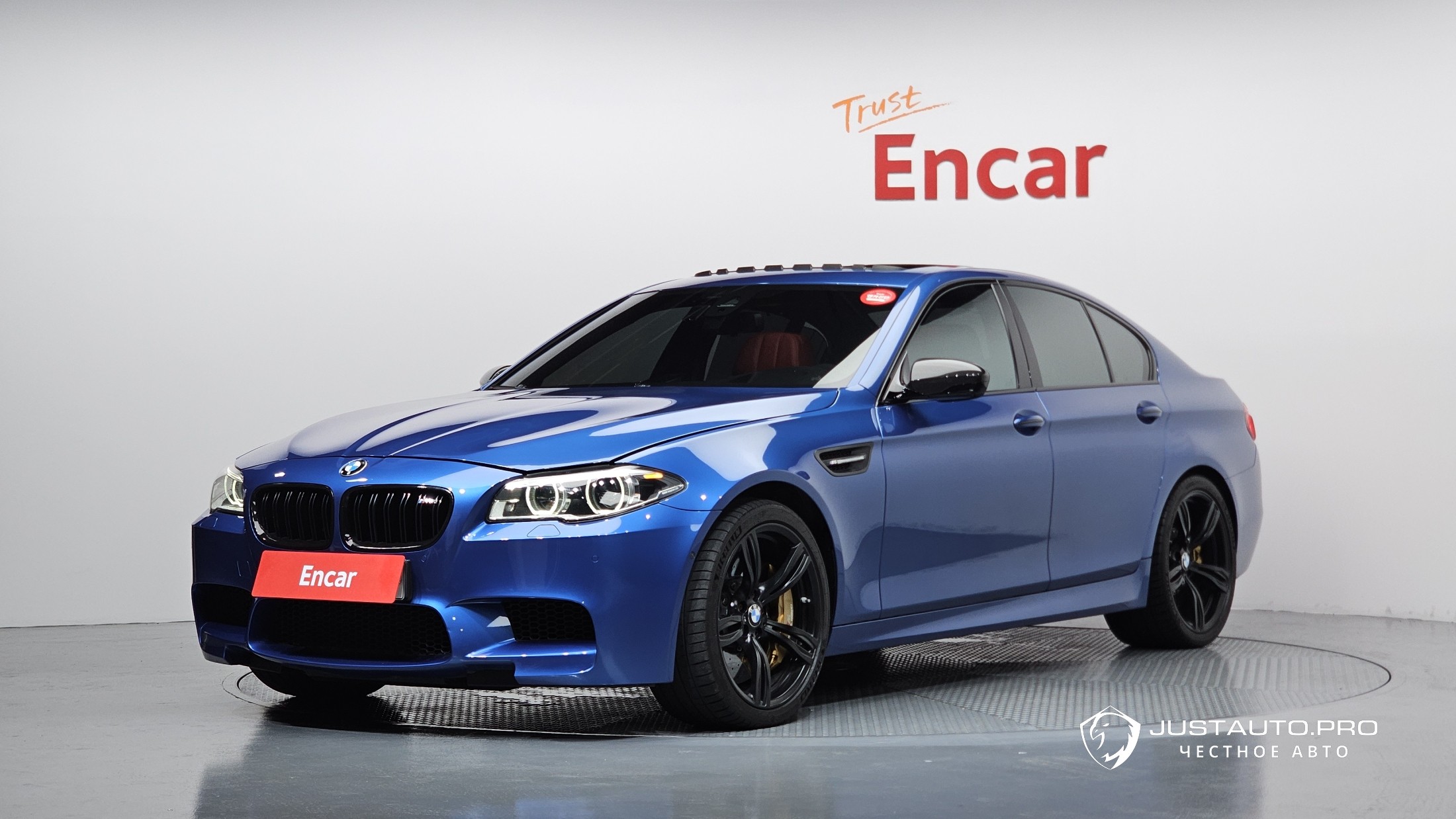 Автомобиль BMW M5