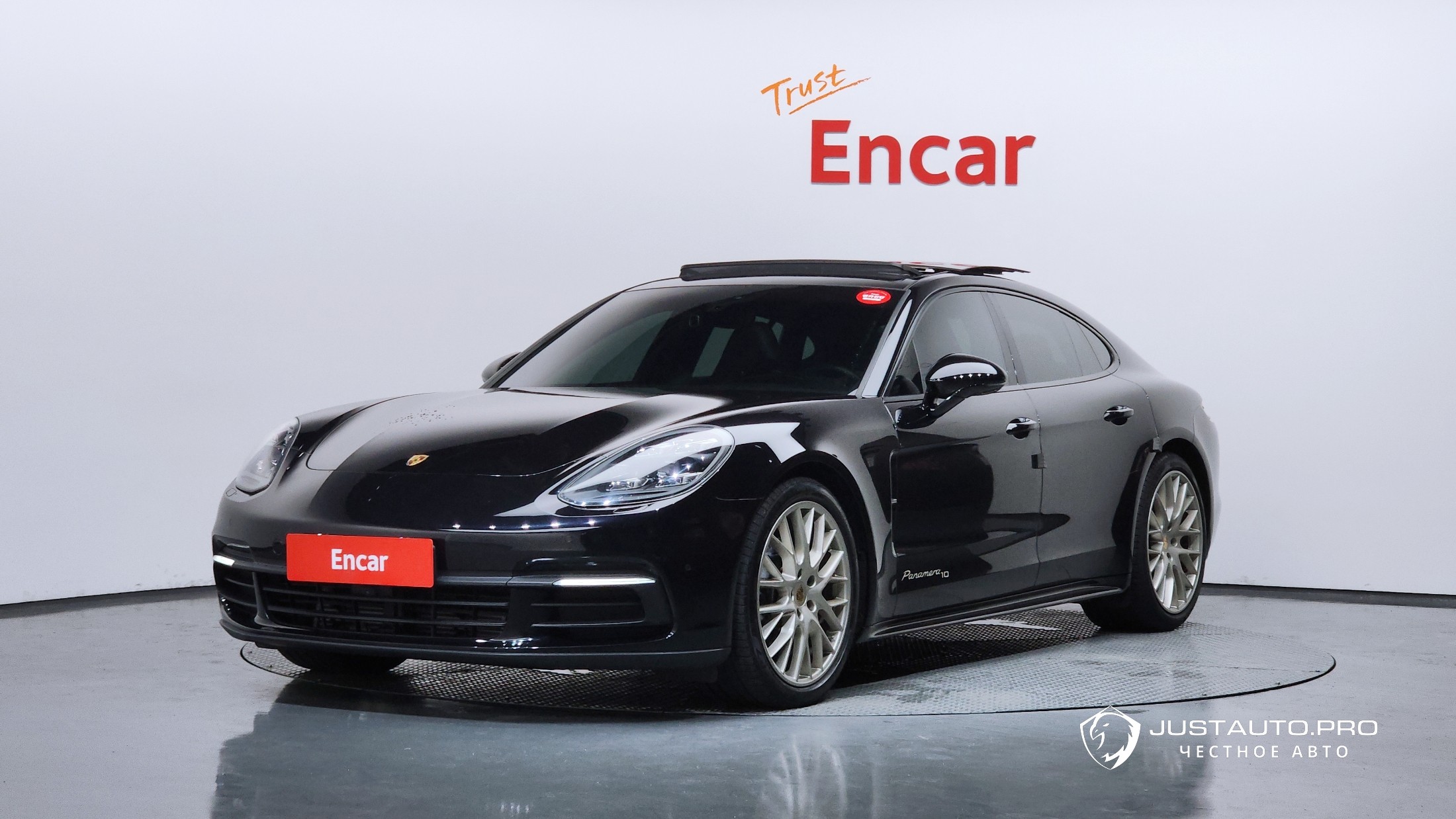 Автомобиль Porsche Panamera