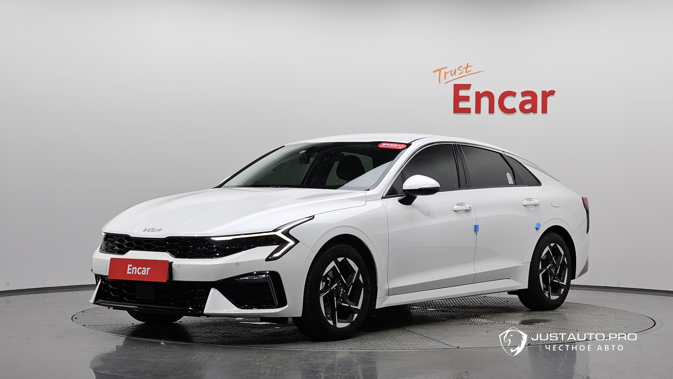 Автомобиль Kia K5