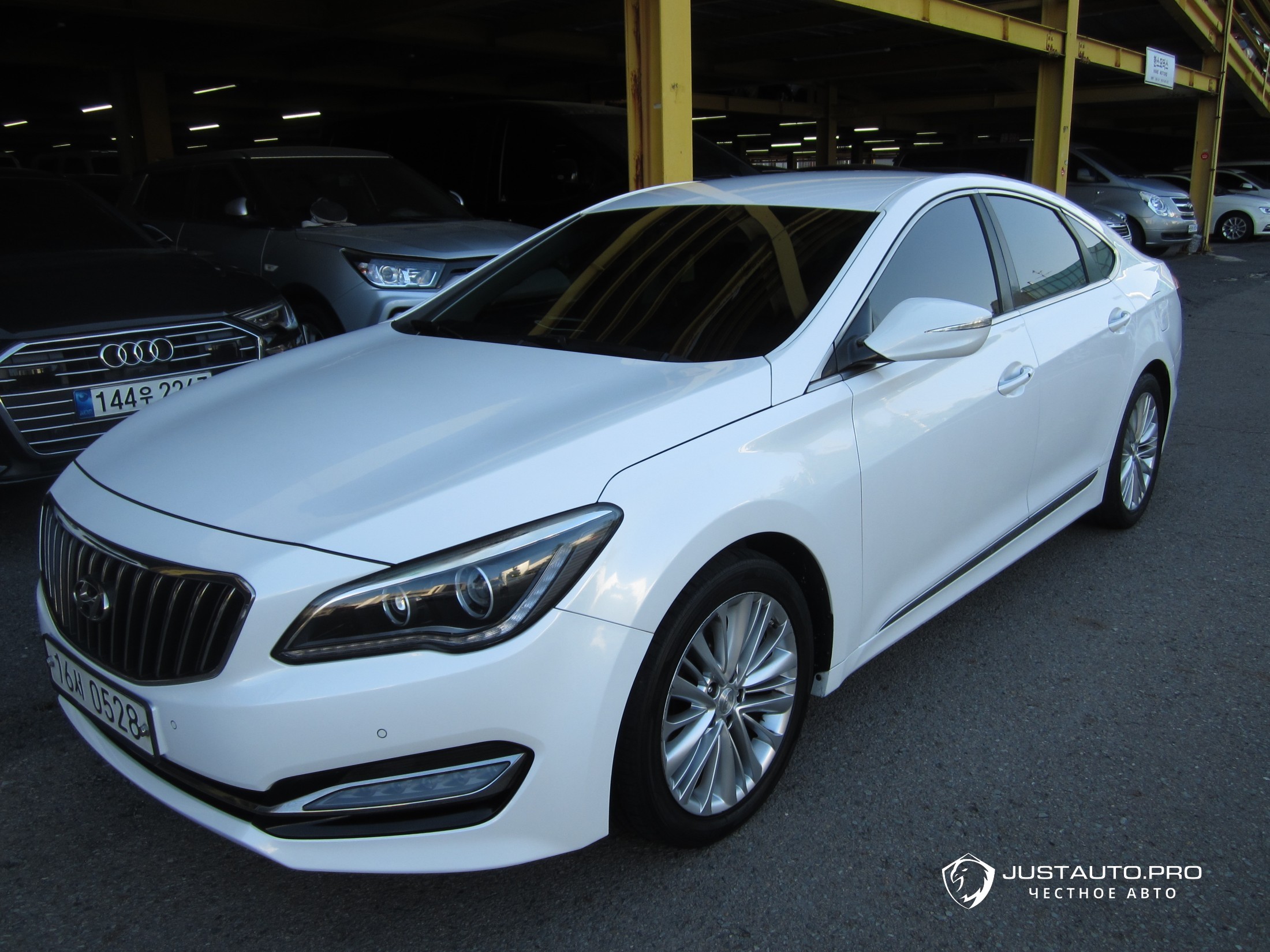 Автомобиль Hyundai Aslan