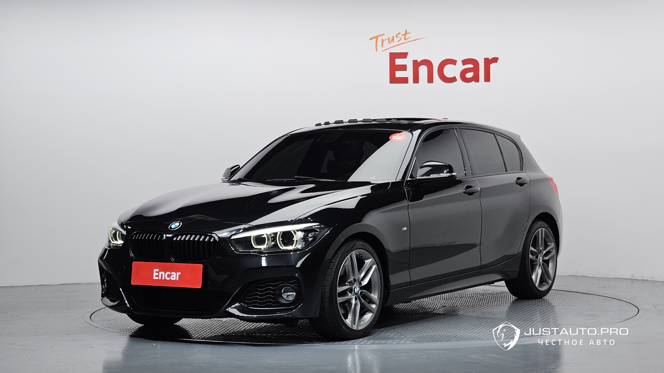 Автомобиль BMW 1-Series