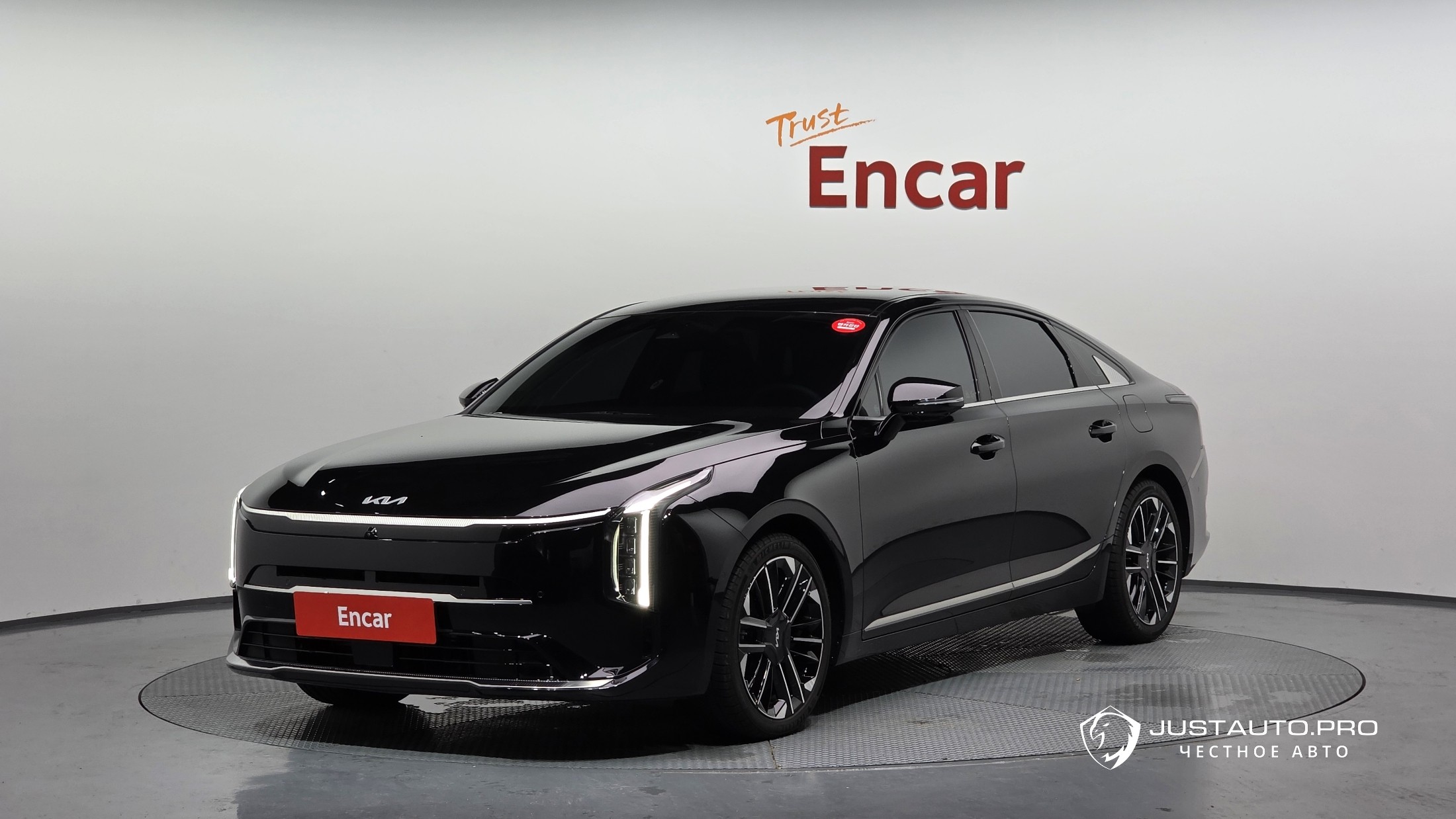 Автомобиль Kia K8
