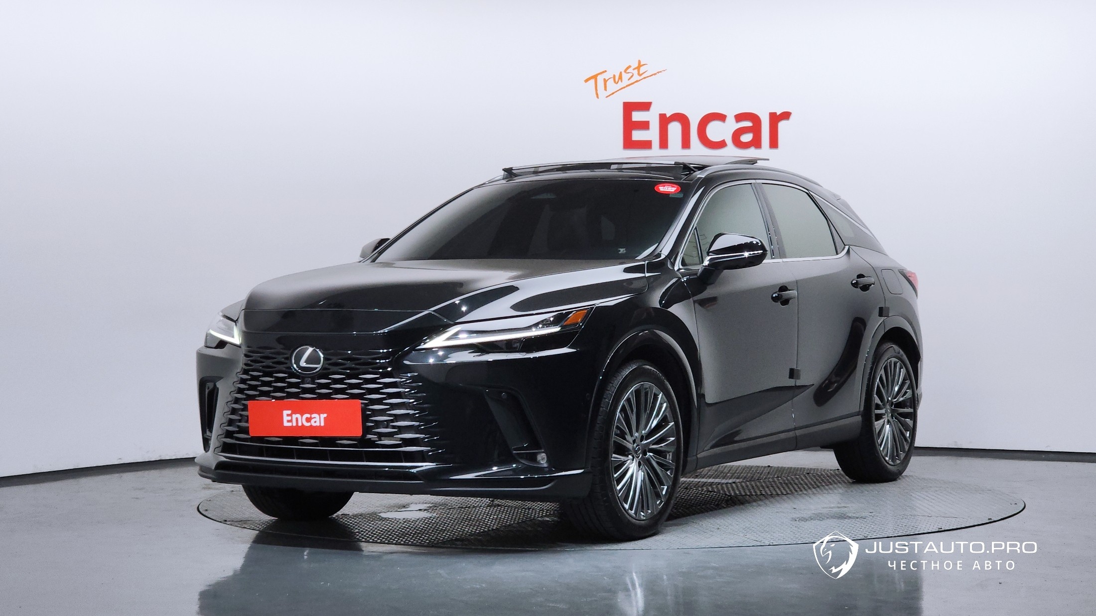 Автомобиль Lexus RX