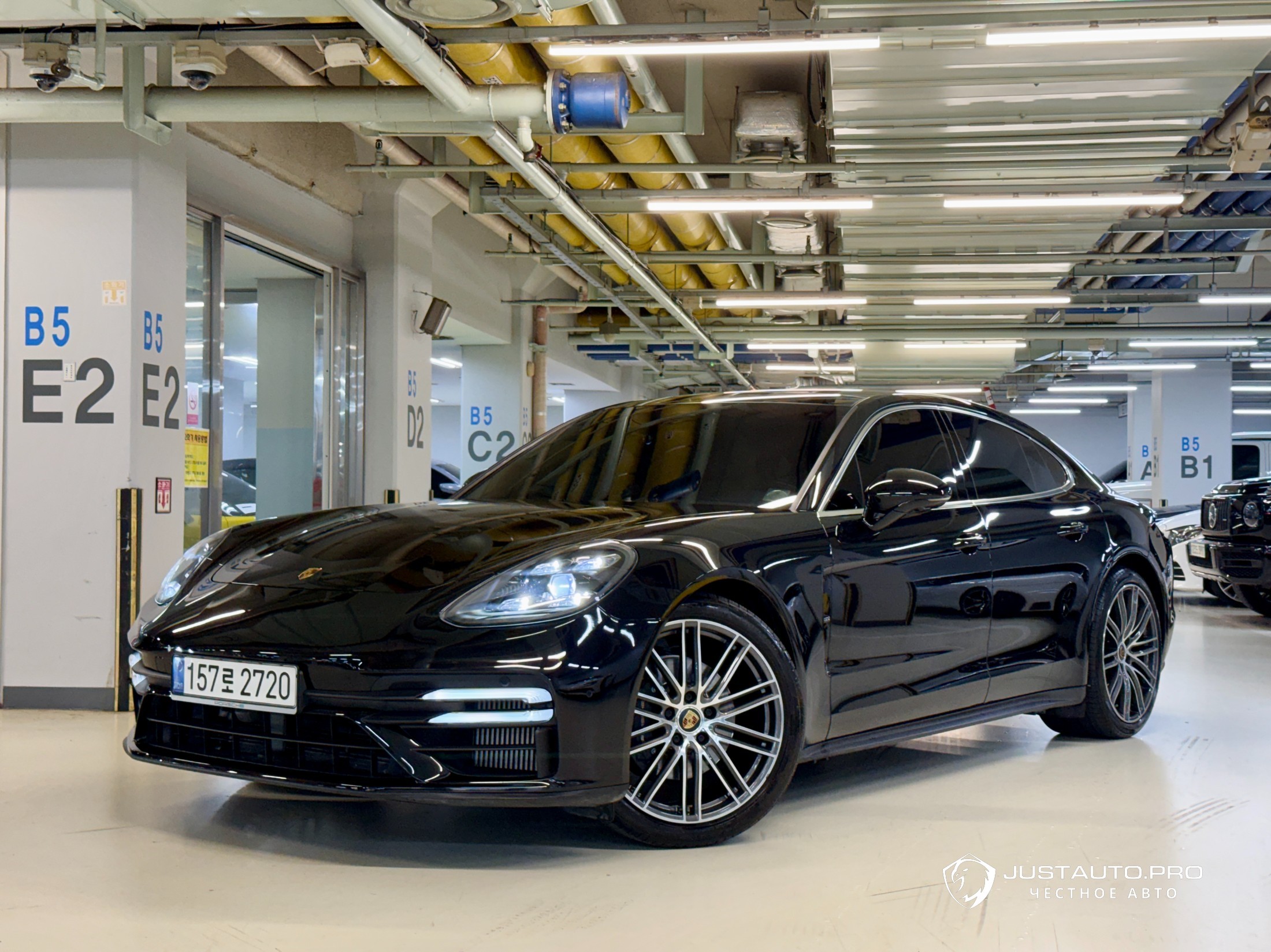 Автомобиль Porsche Panamera