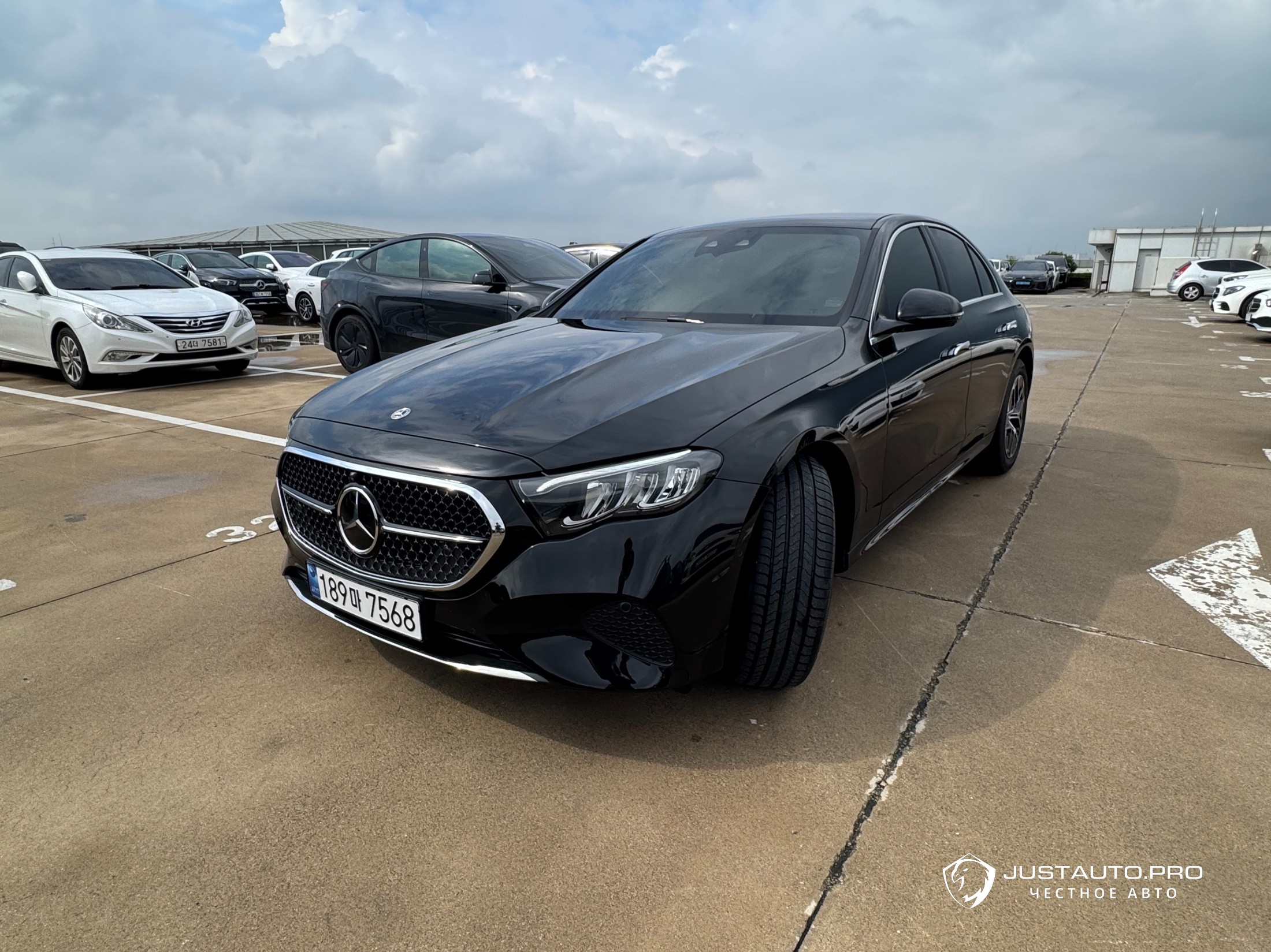 Автомобиль Mercedes-Benz E-Class