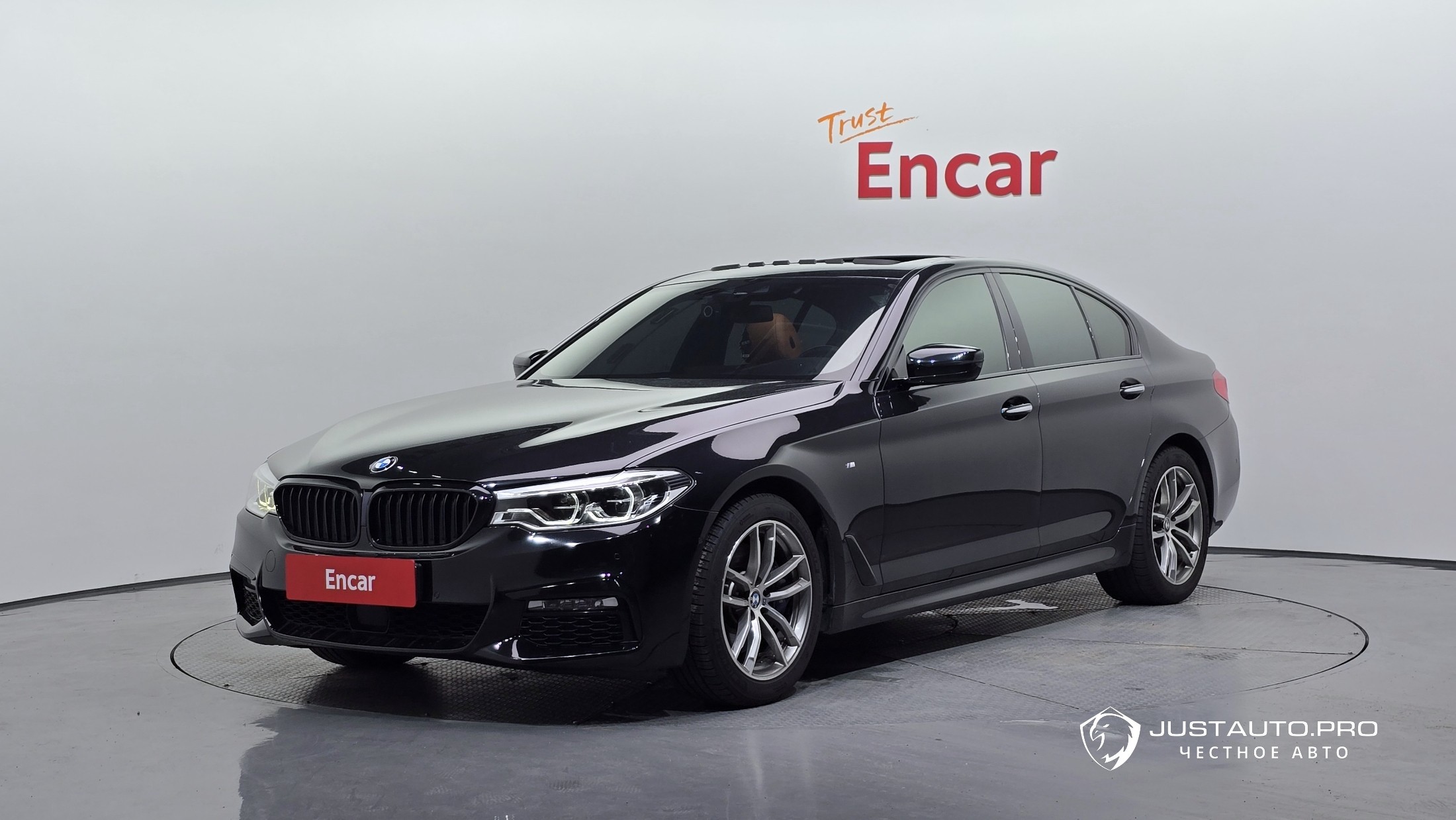 Автомобиль BMW 5-Series