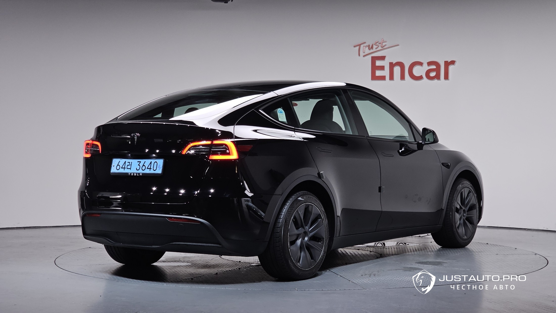 Автомобиль Tesla Model Y