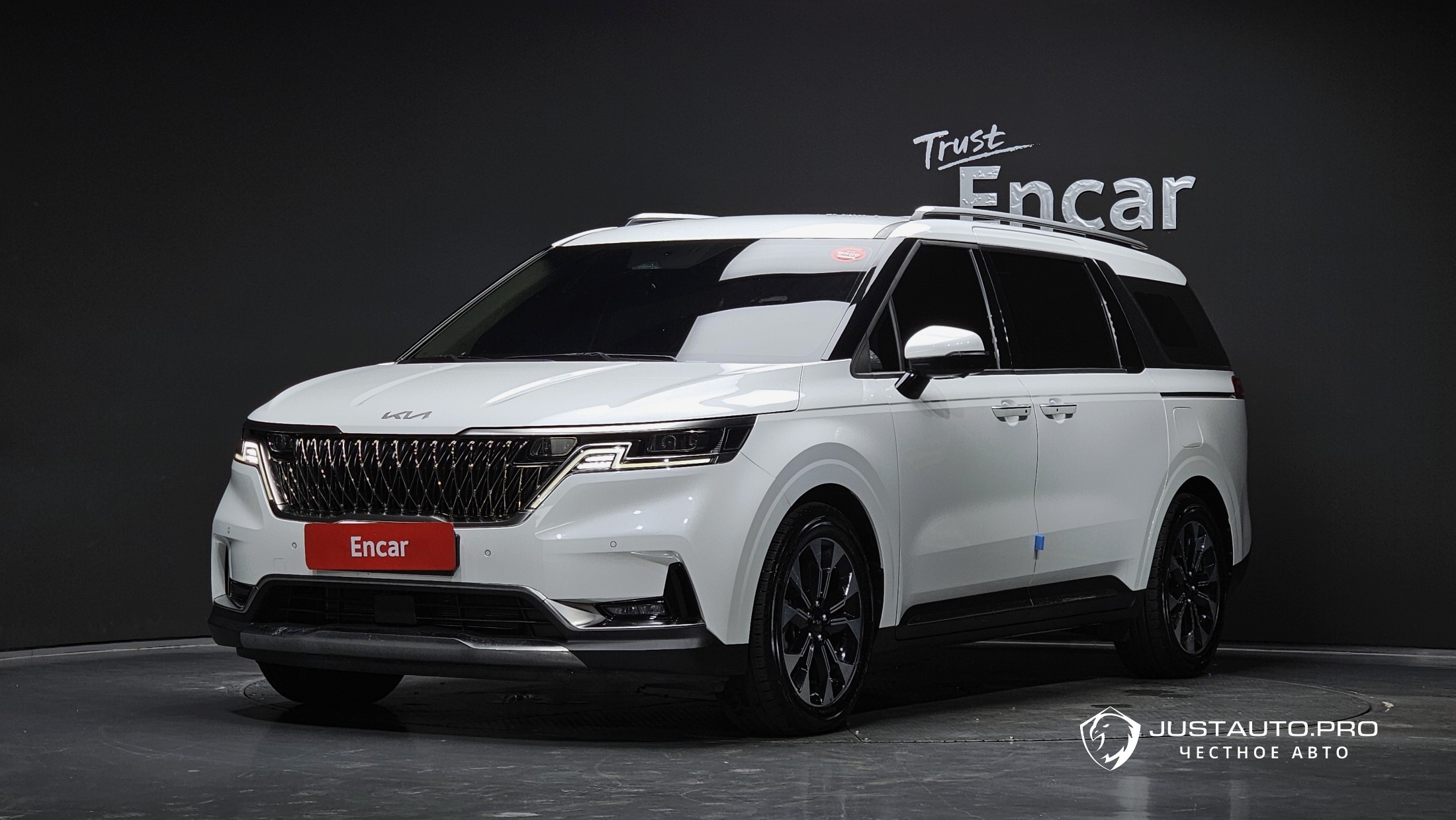 Автомобиль Kia Canival