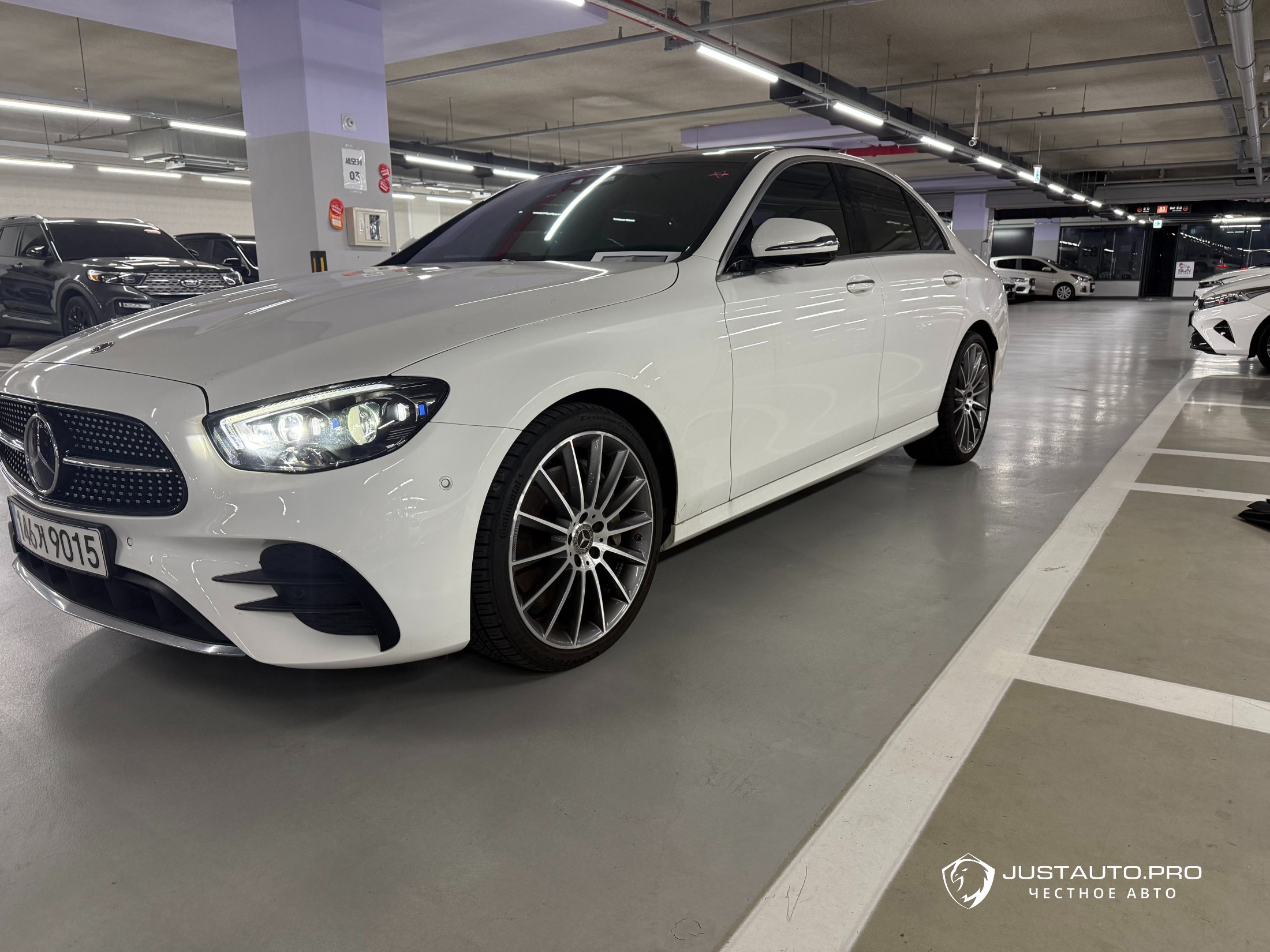 Автомобиль Mercedes-Benz E-Class