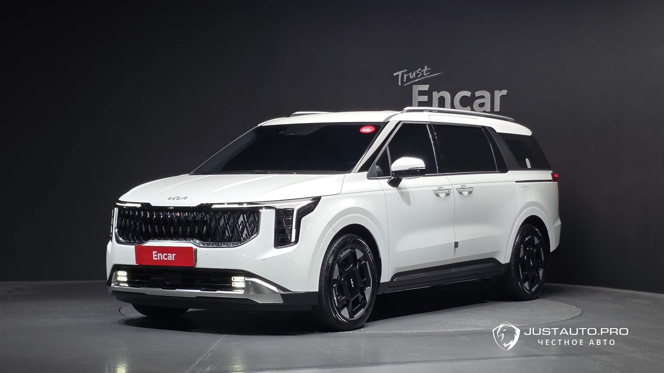 Автомобиль Kia Canival