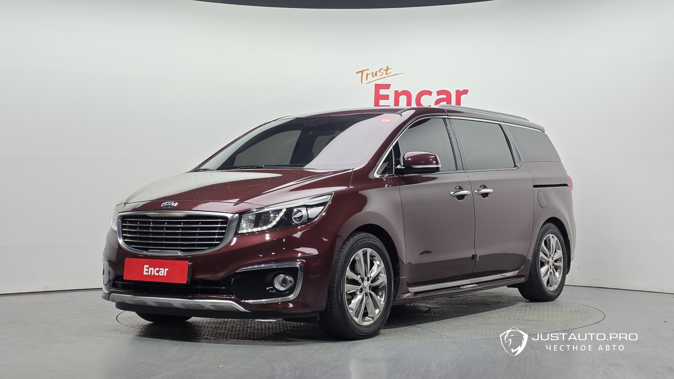 Автомобиль Kia Canival