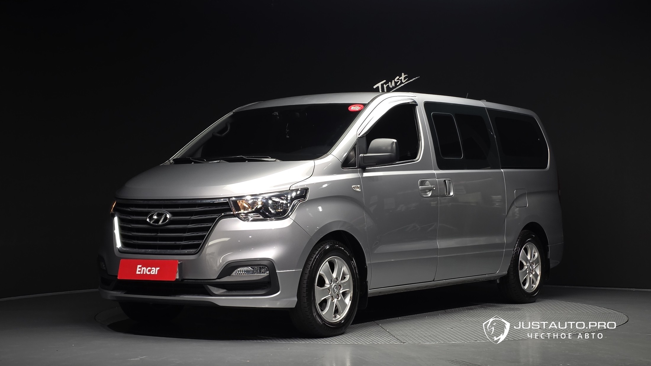 Автомобиль Hyundai Starex