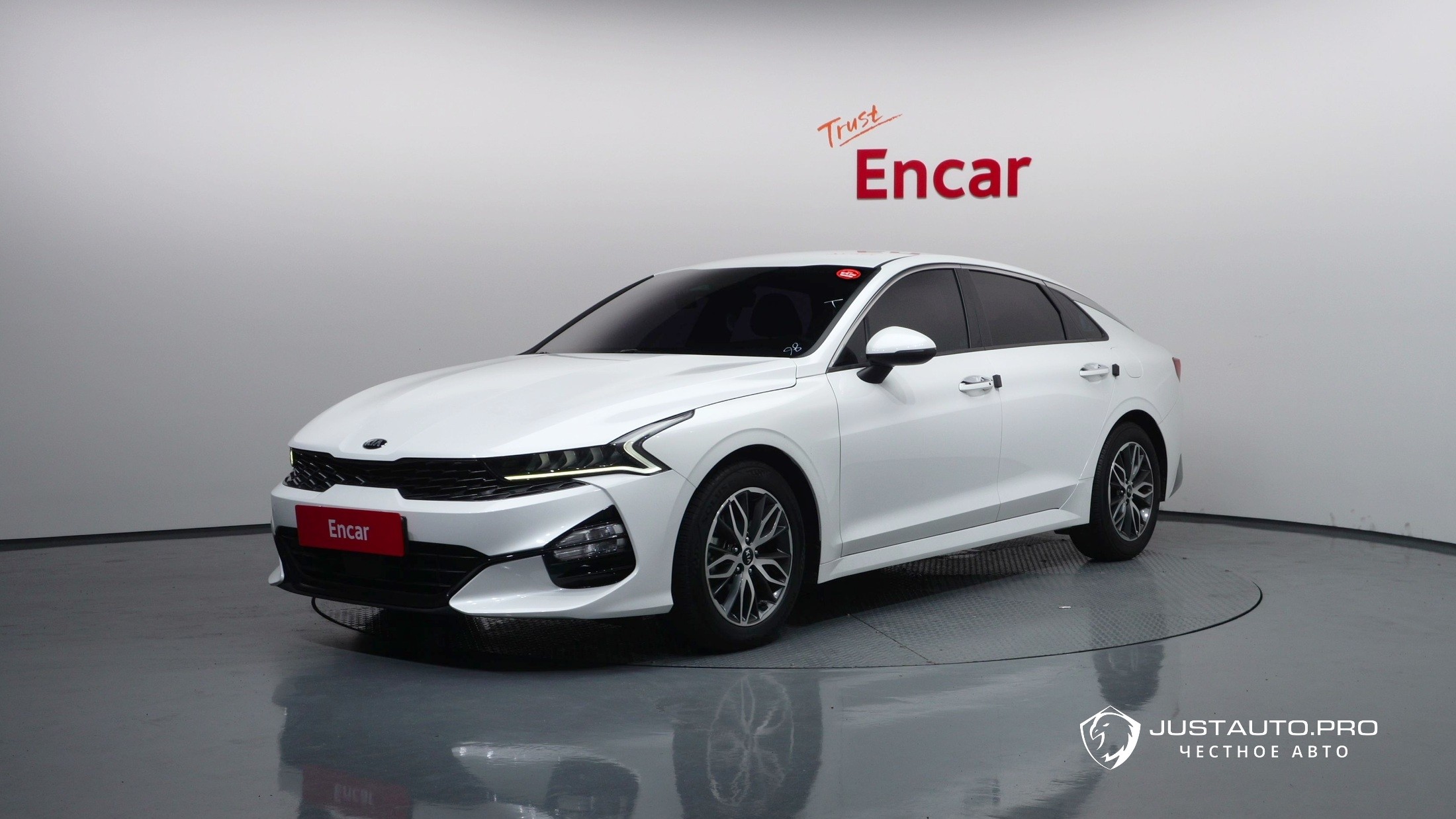 Автомобиль Kia K5