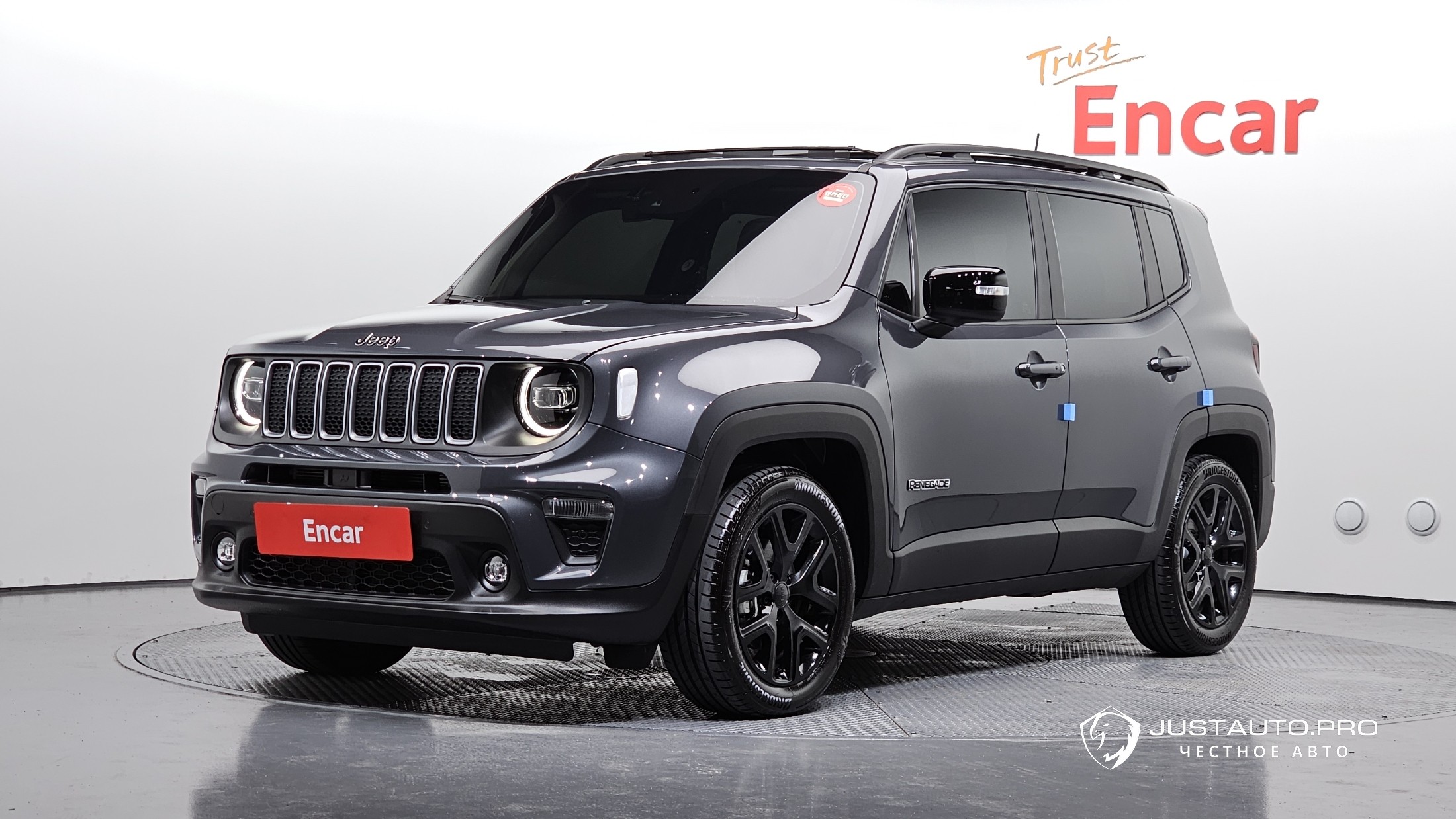 Автомобиль Jeep Renegade