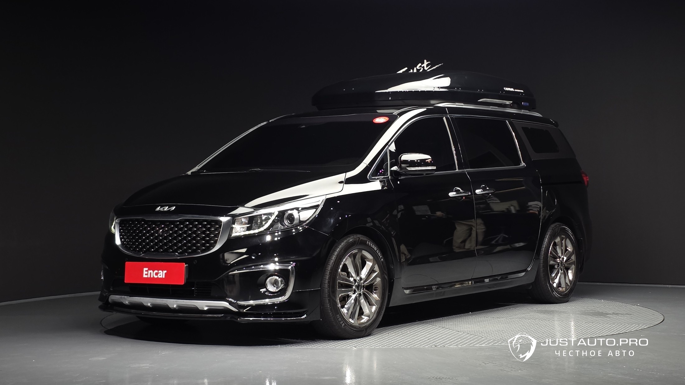 Автомобиль Kia Canival