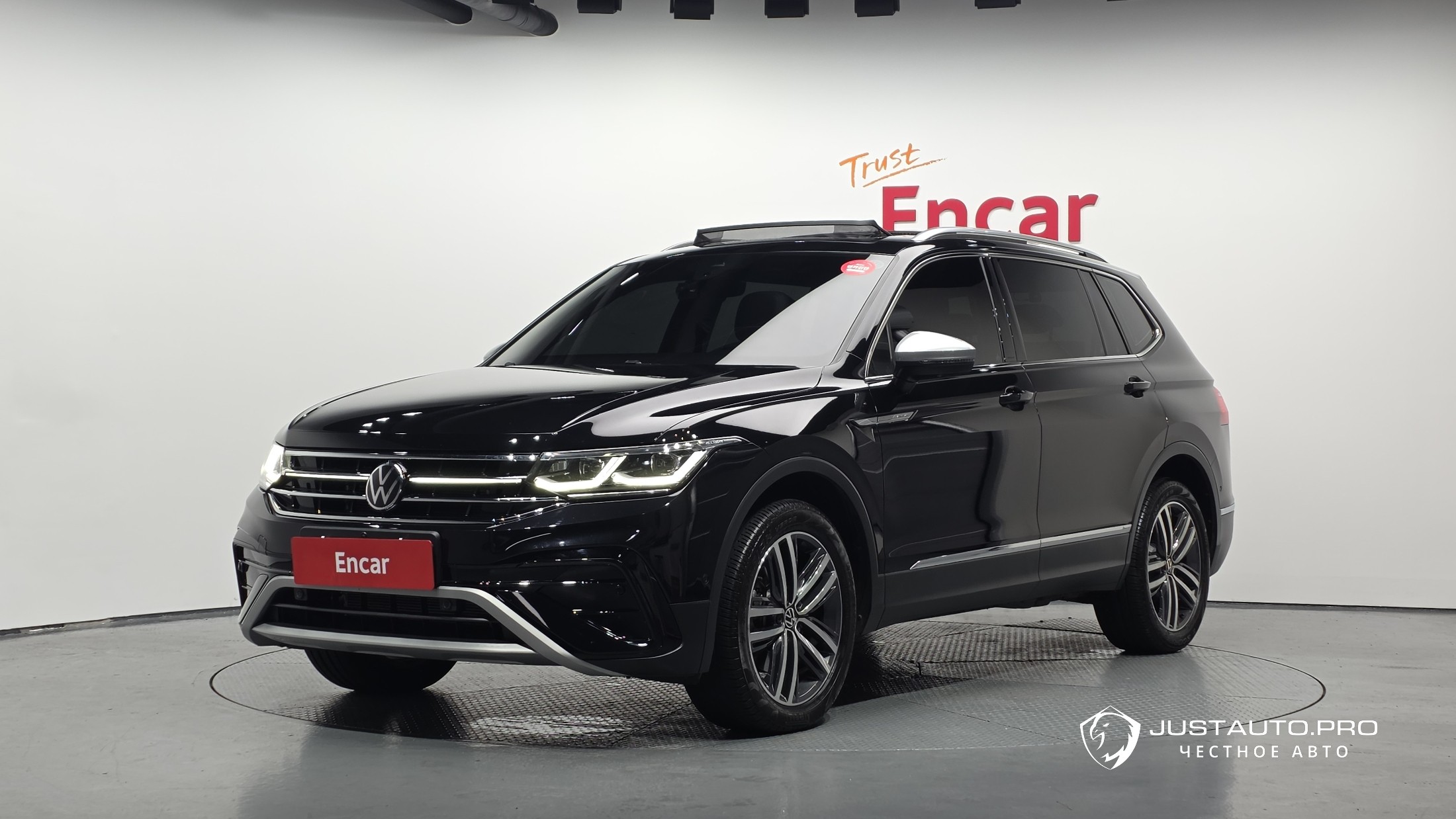 Автомобиль Volkswagen Tiguan