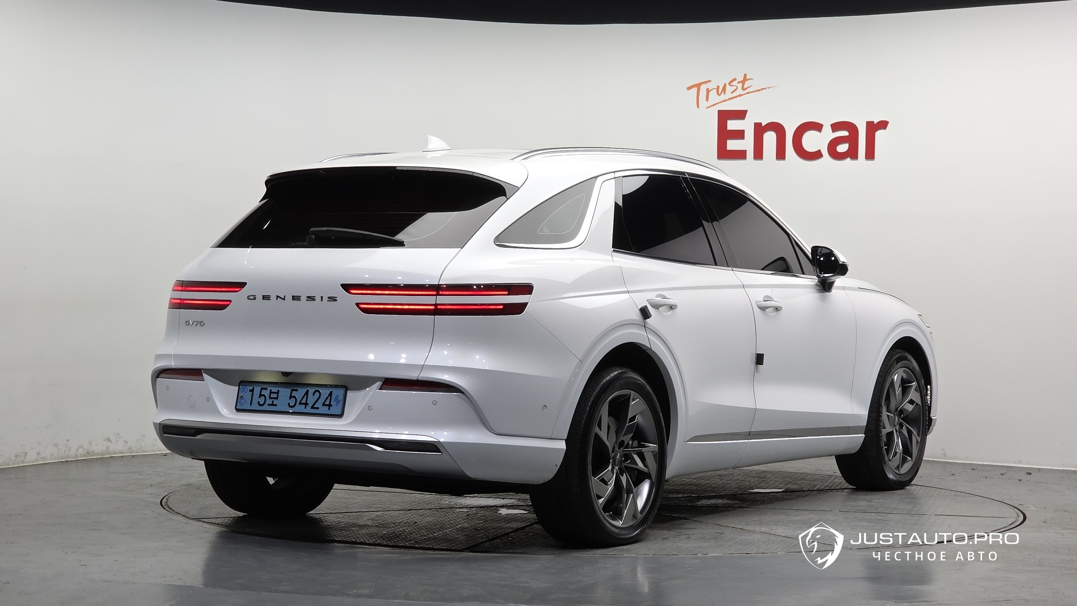 Автомобиль Genesis GV70