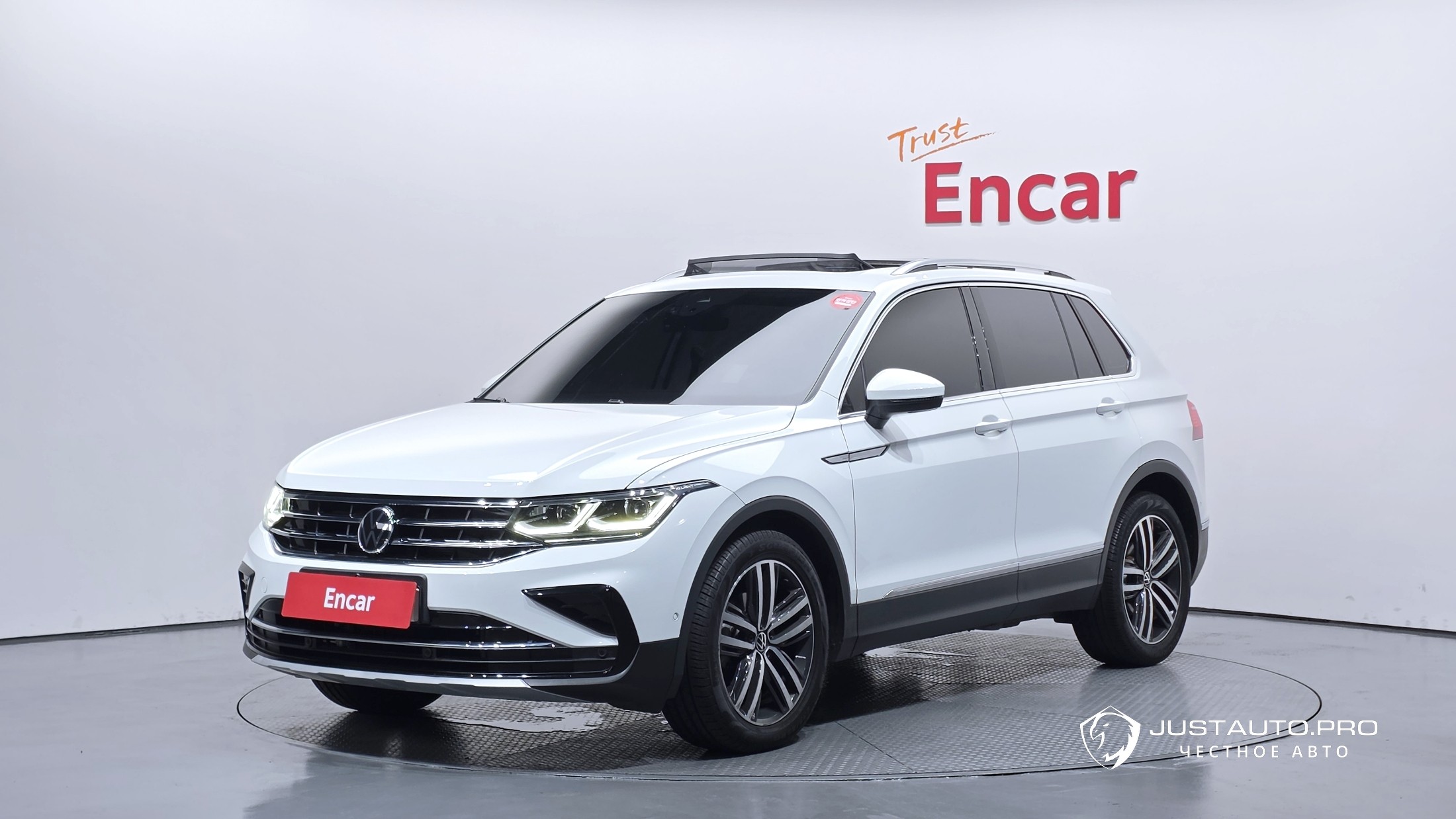 Автомобиль Volkswagen Tiguan