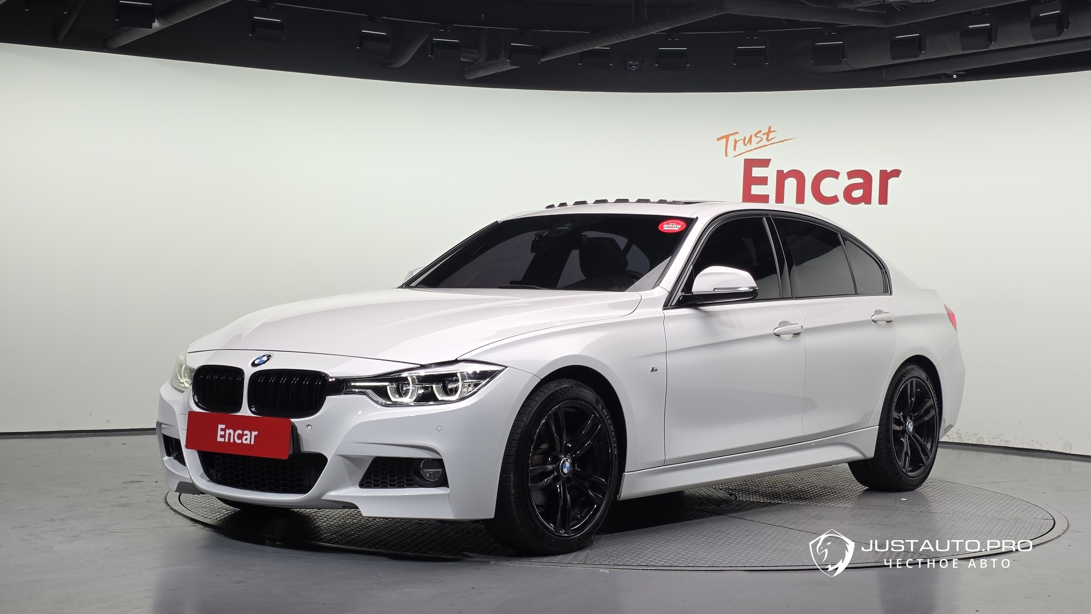 Автомобиль BMW 3-Series