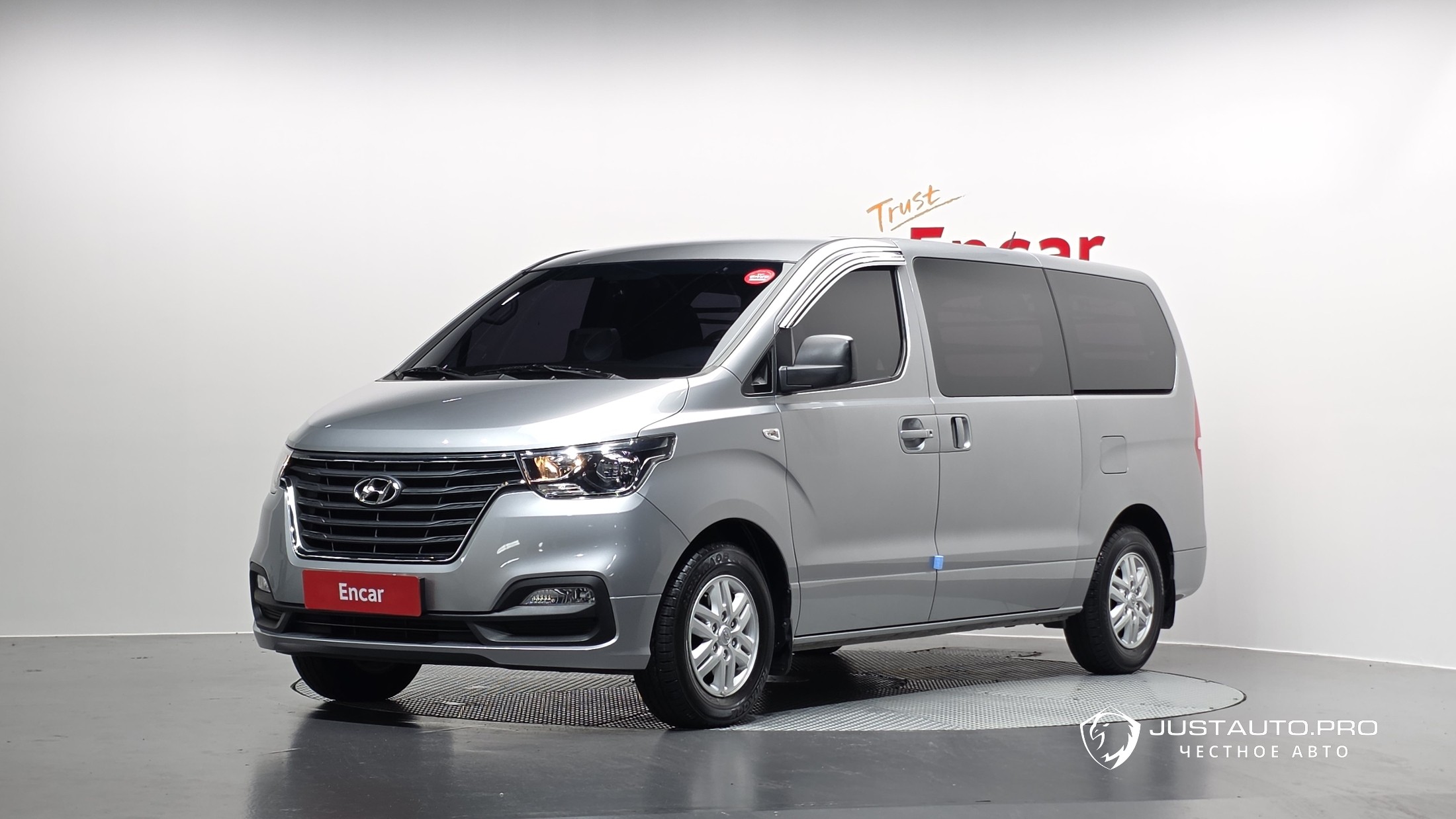 Автомобиль Hyundai Starex