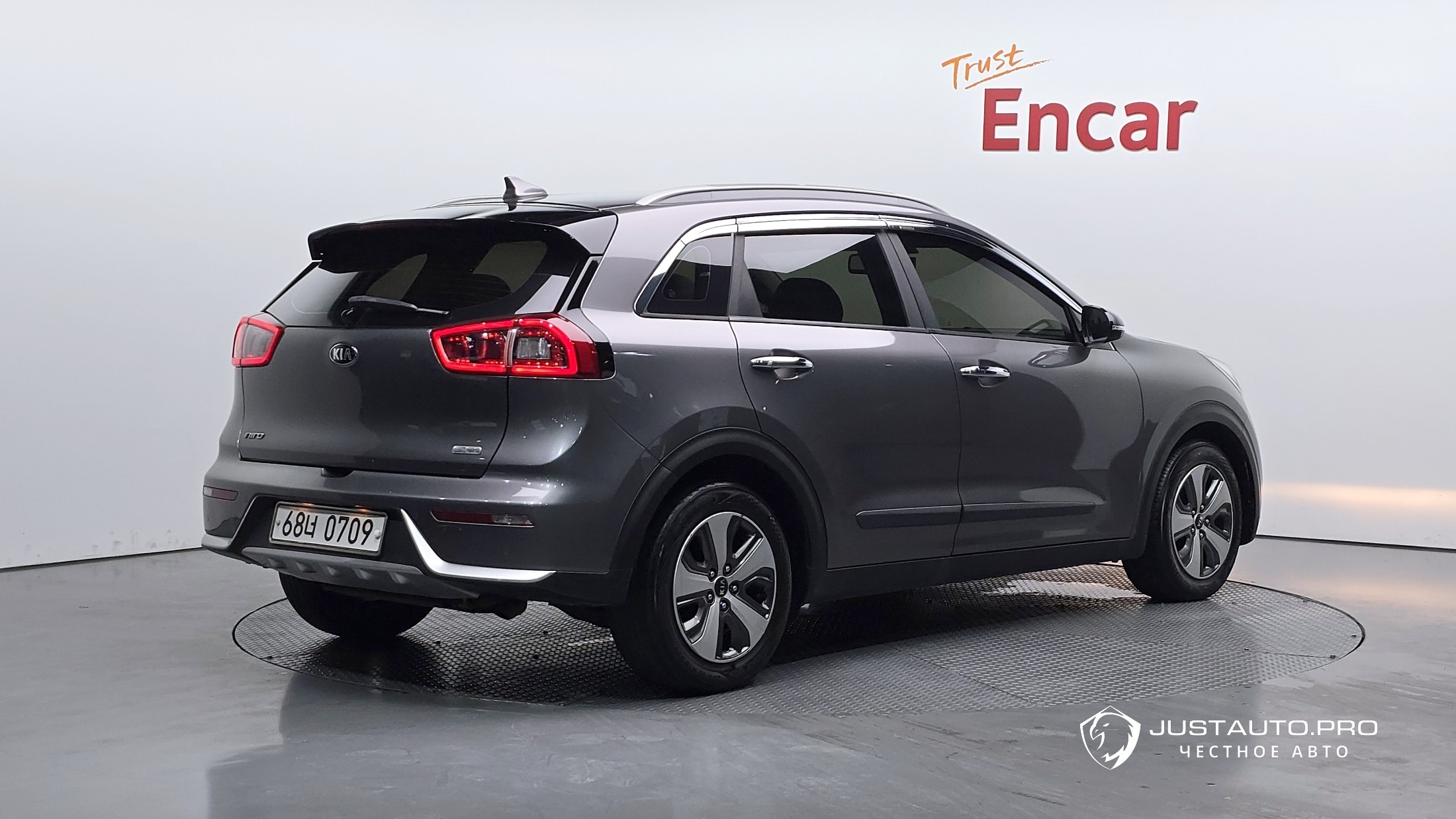 Автомобиль Kia Niro