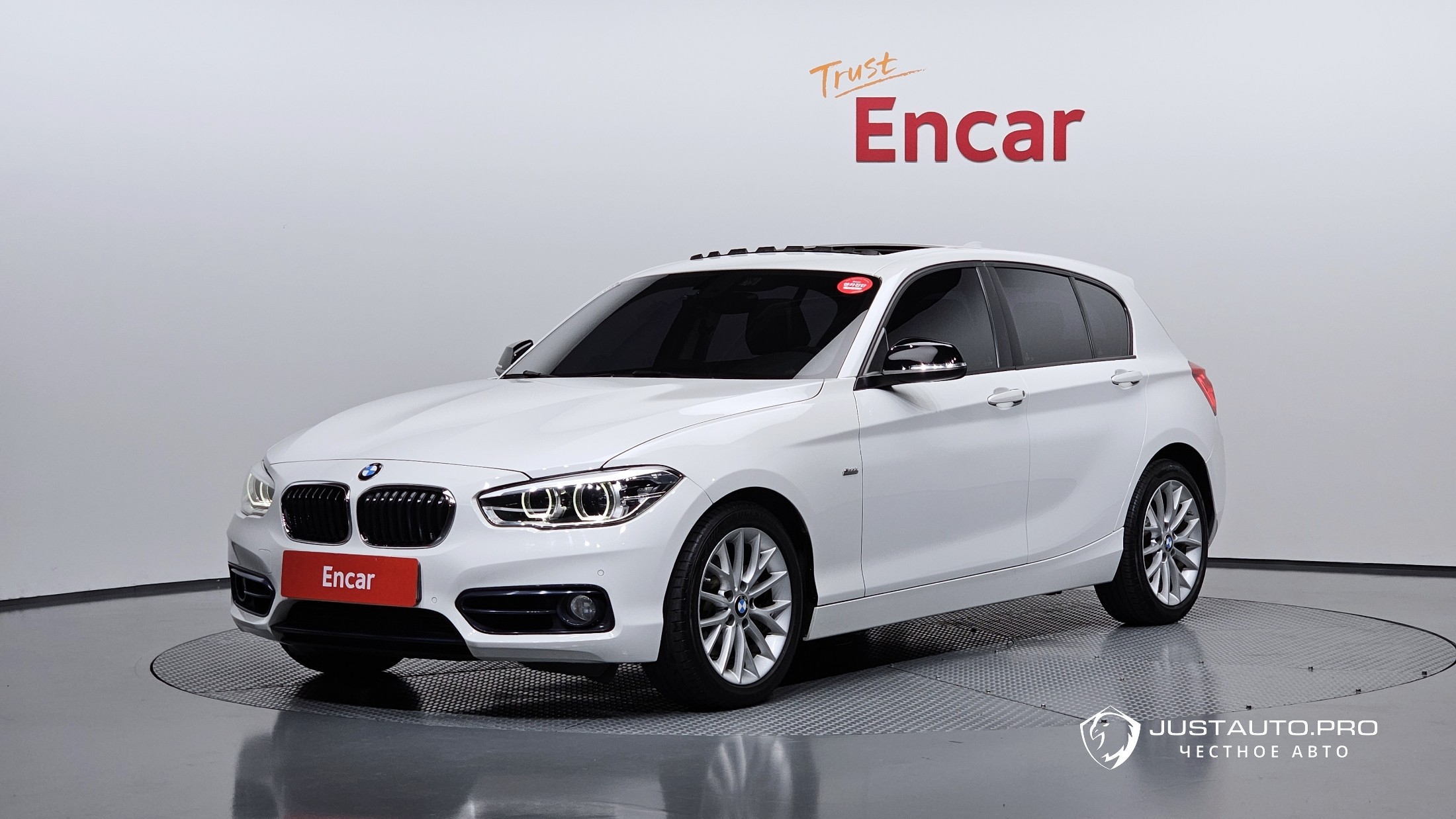 Автомобиль BMW 1-Series