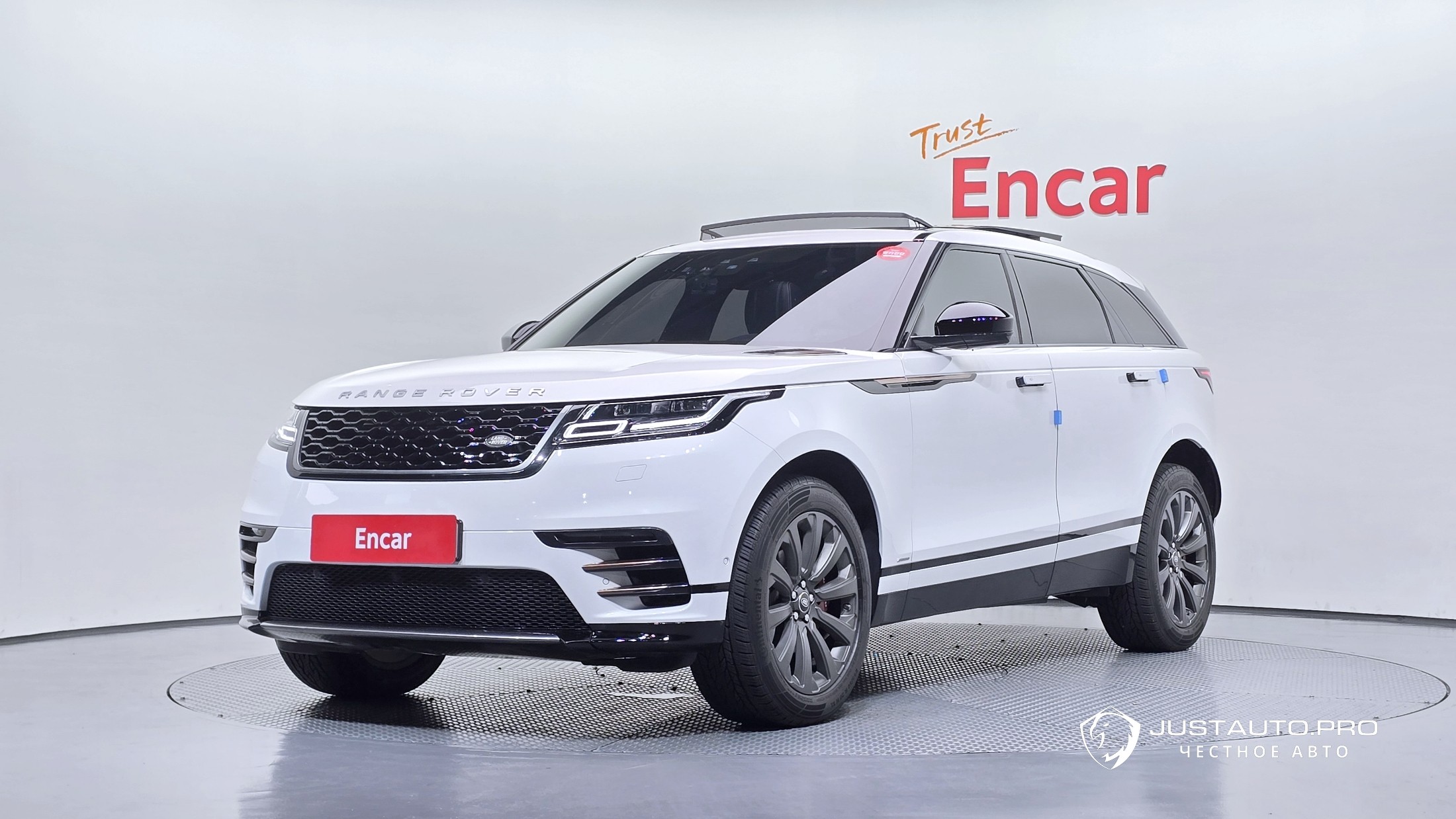 Автомобиль Land Rover Range Rover Velar