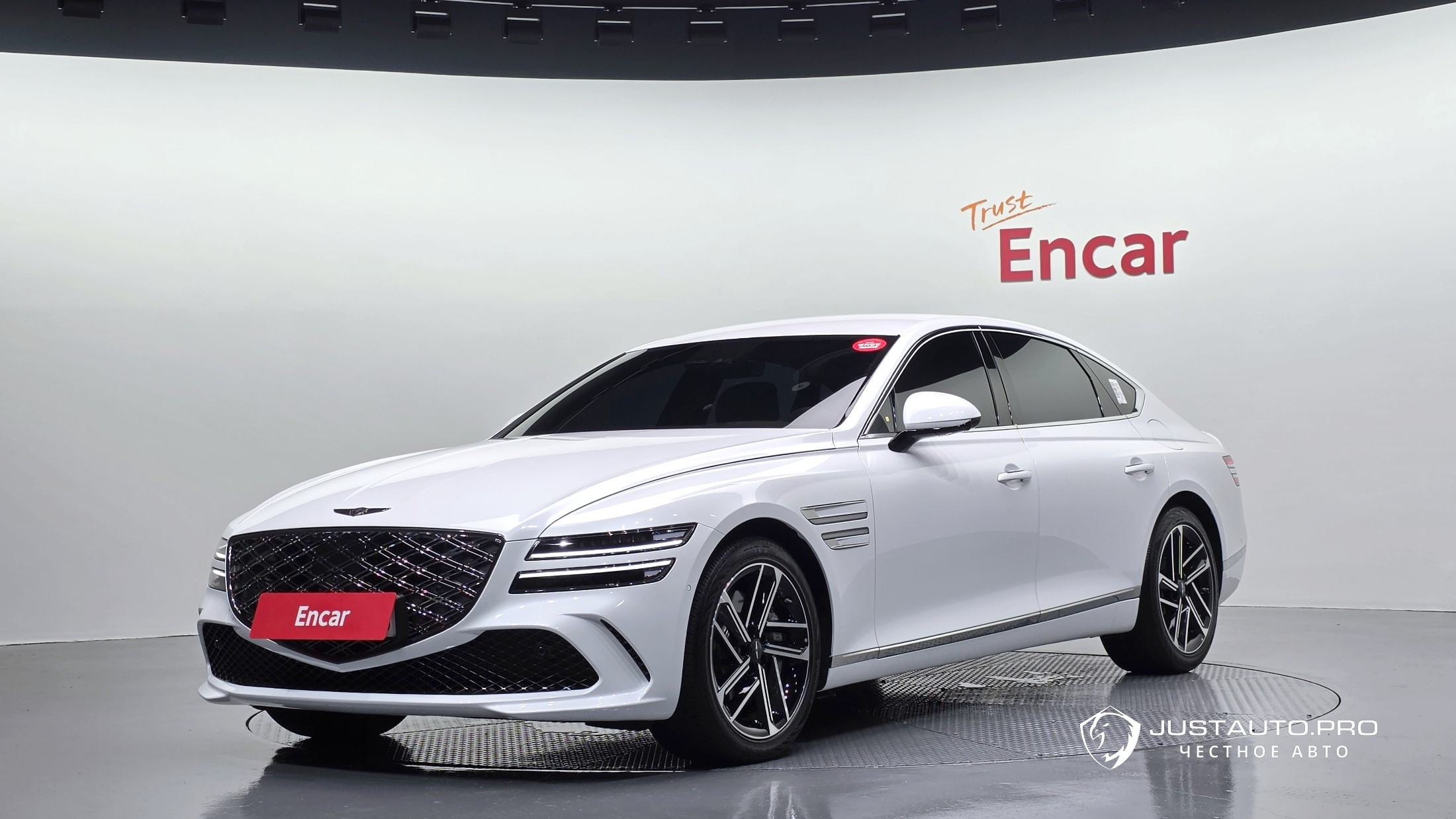 Автомобиль Genesis G80