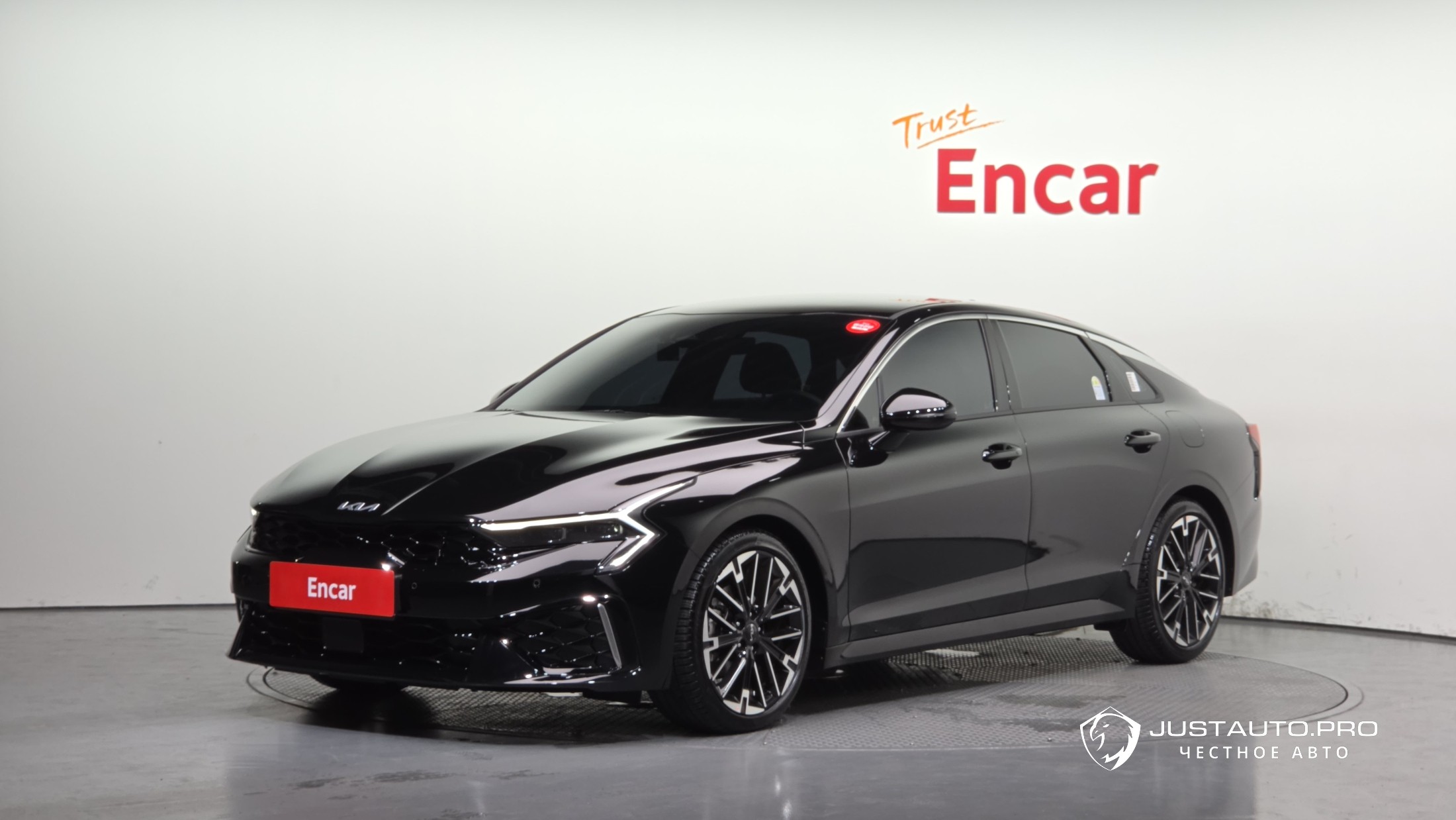 Автомобиль Kia K5