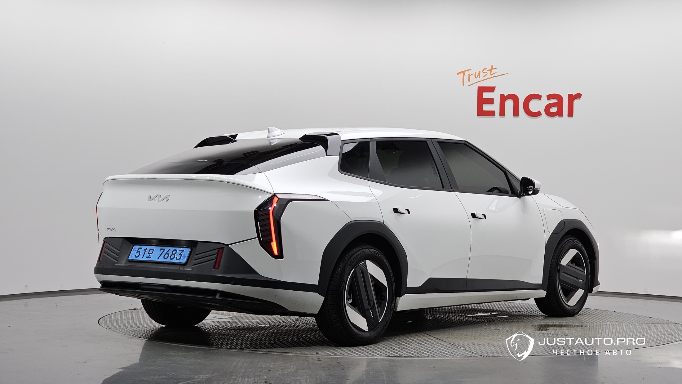 Автомобиль Kia EV4