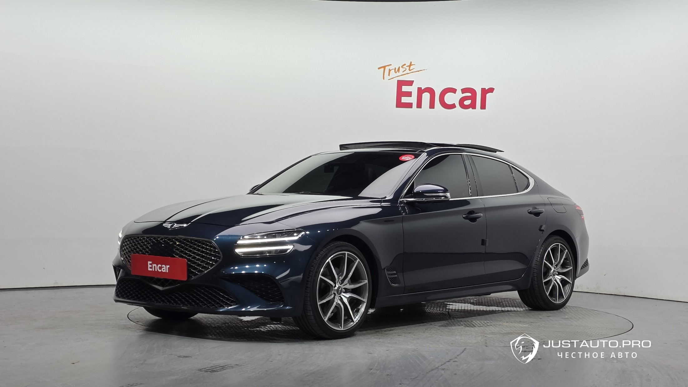 Автомобиль Genesis G70