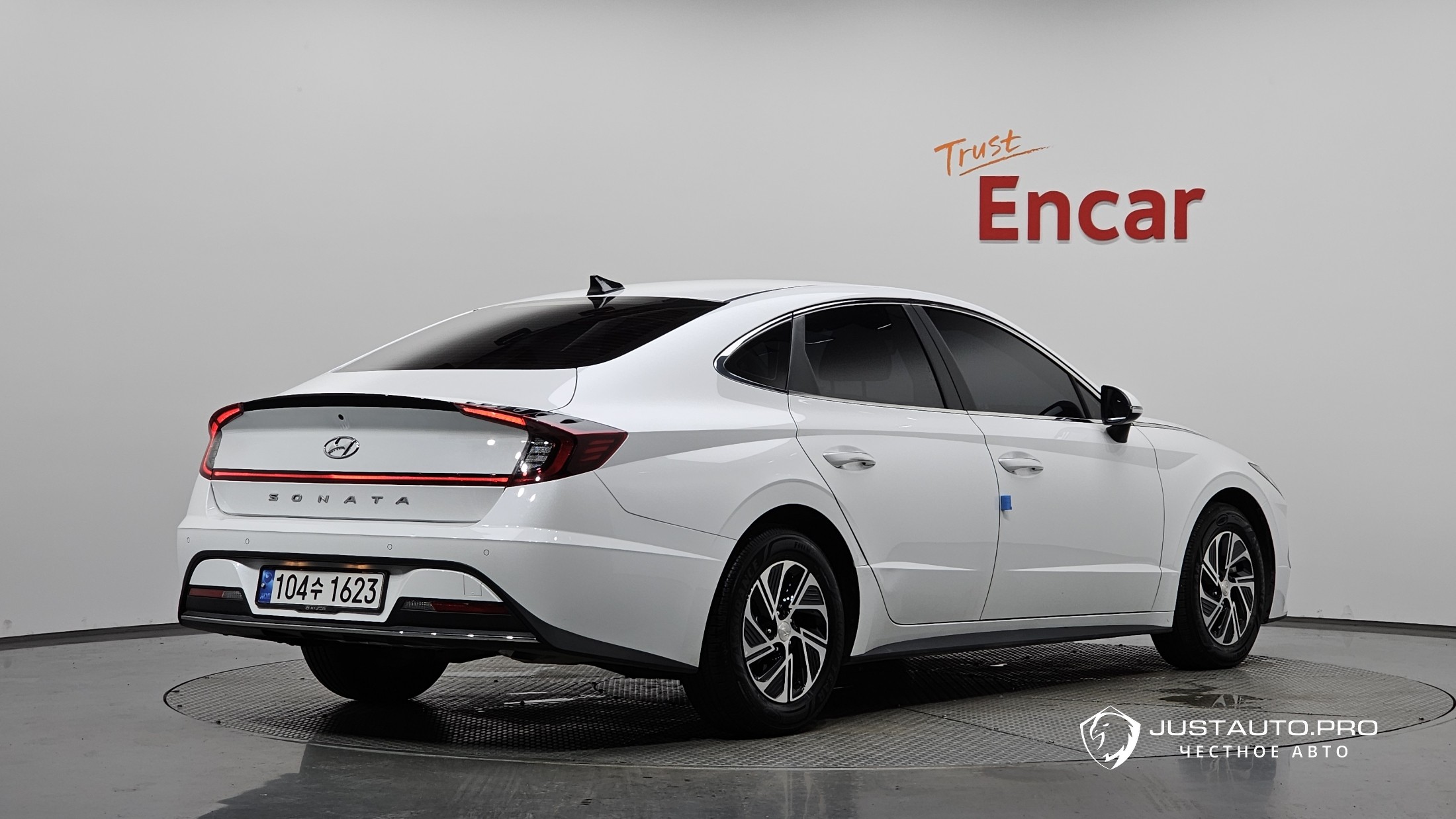 Автомобиль Hyundai Sonata