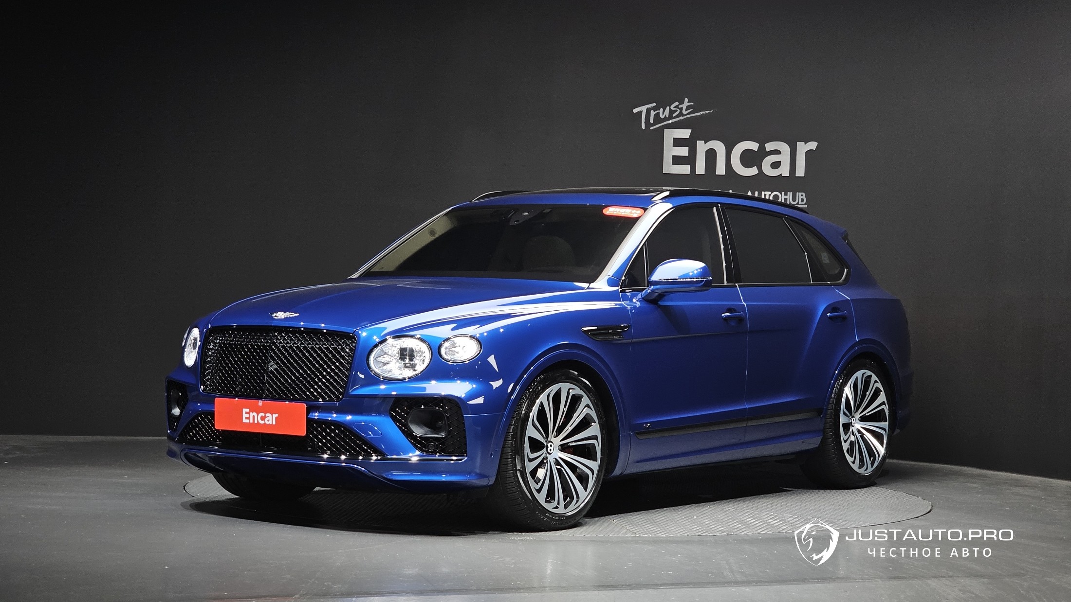 Автомобиль Bentley Bentayga