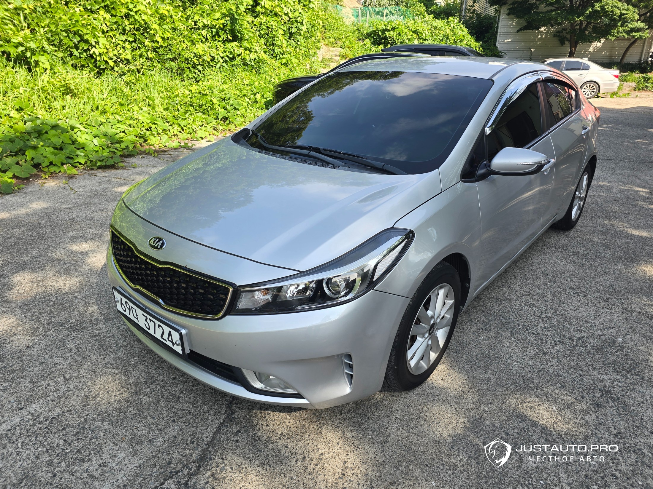 Автомобиль Kia K3