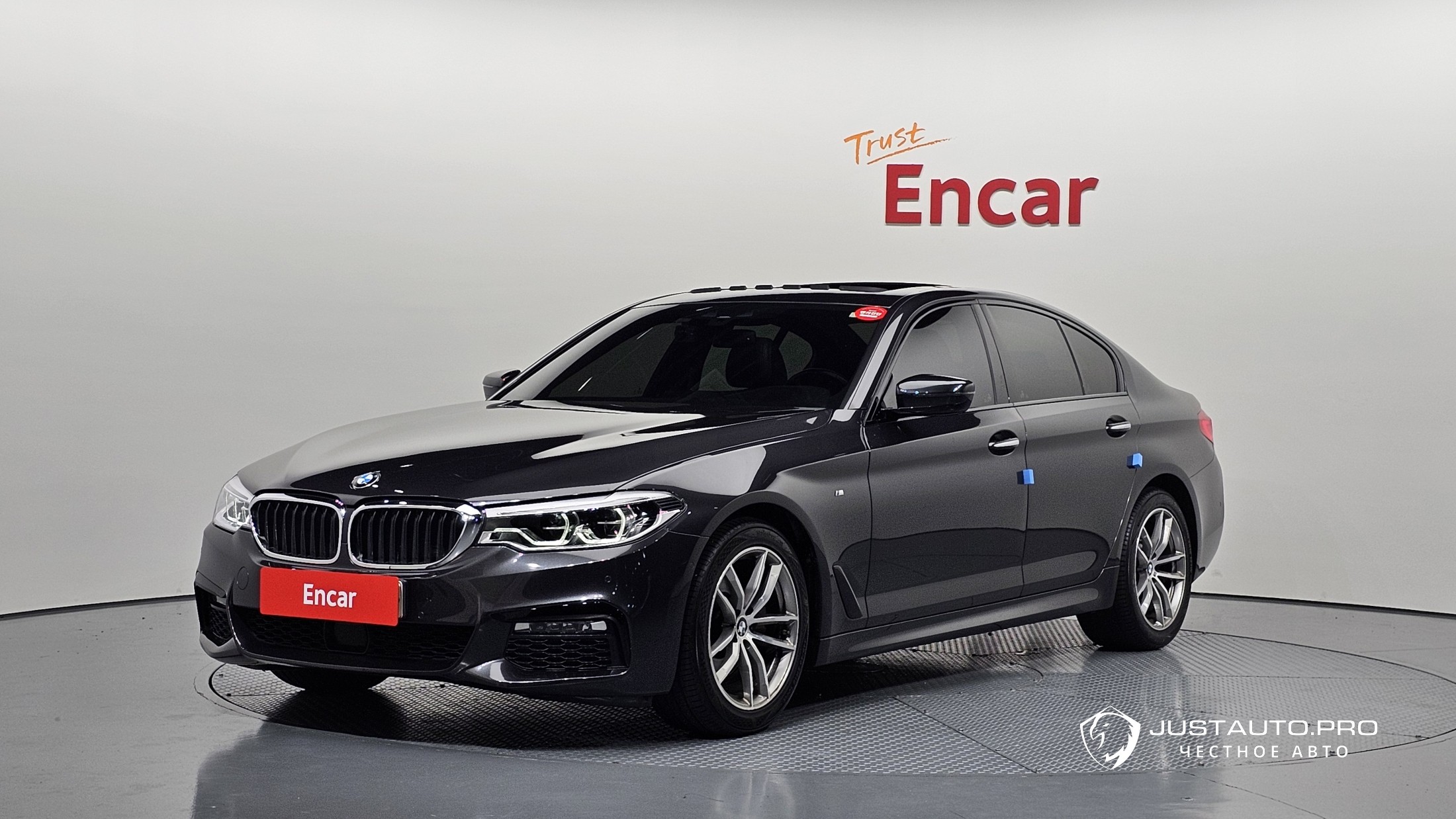 Автомобиль BMW 5-Series