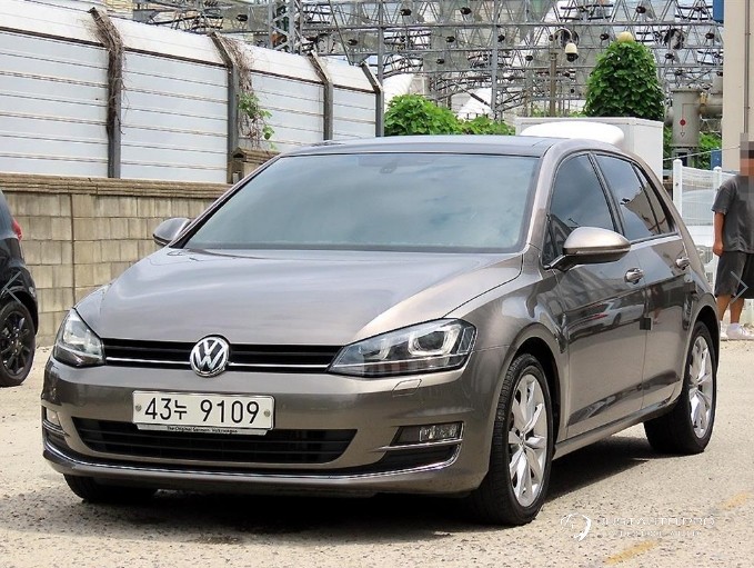 Автомобиль Volkswagen Golf