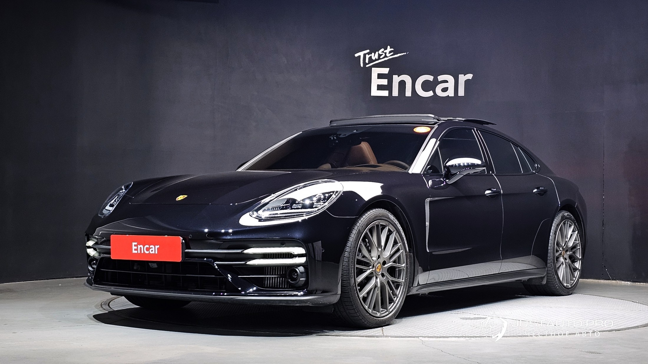 Автомобиль Porsche Panamera