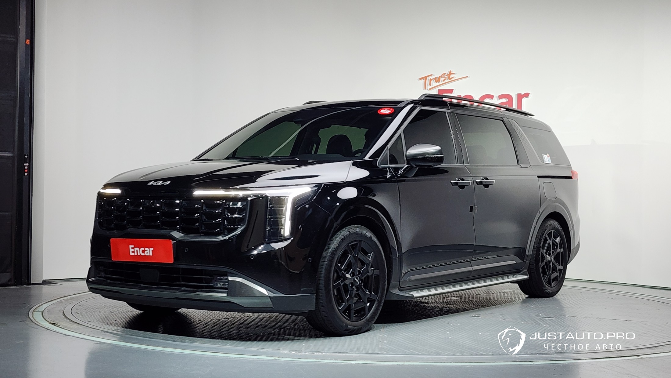 Автомобиль Kia Canival