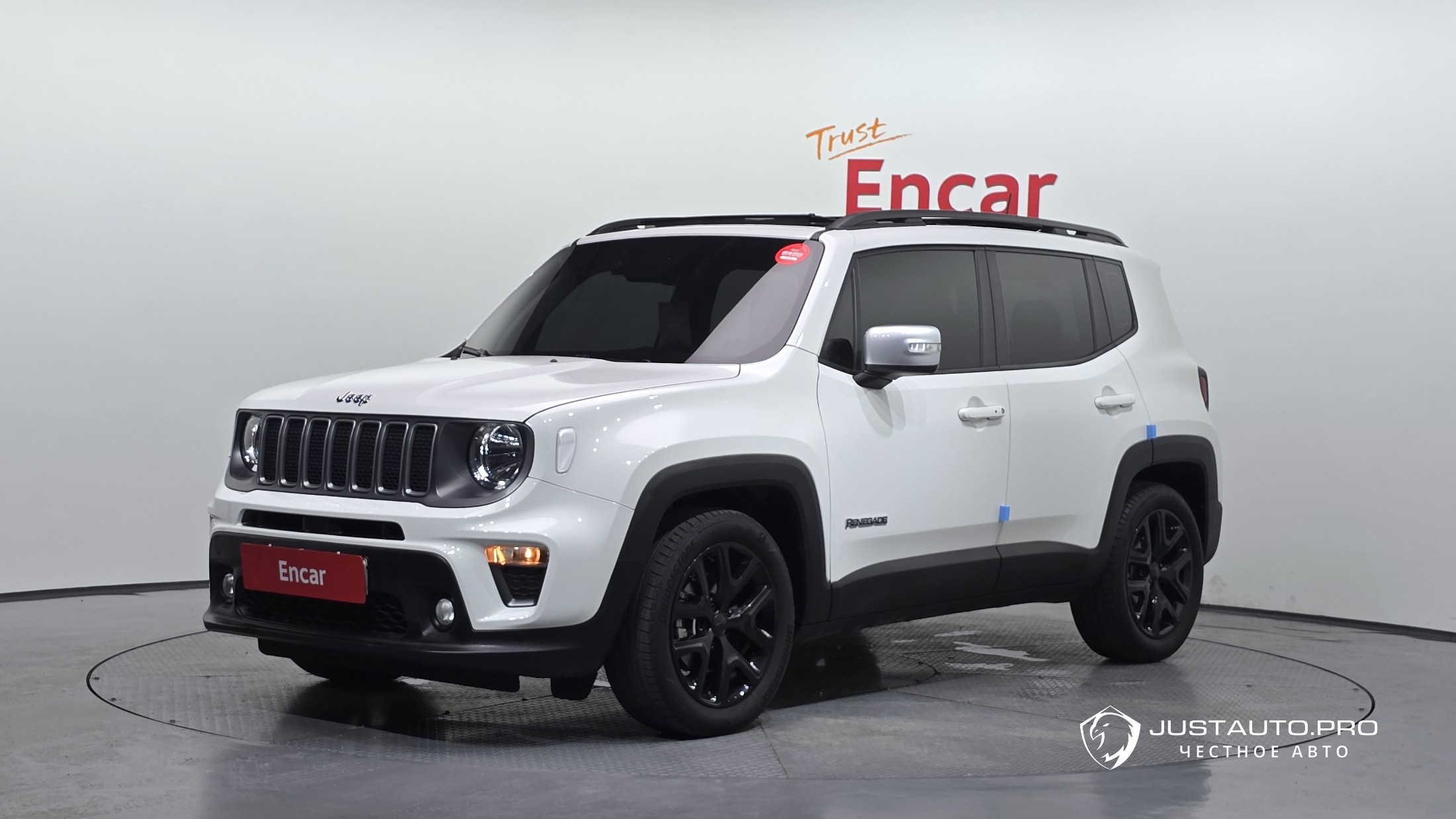 Автомобиль Jeep Renegade