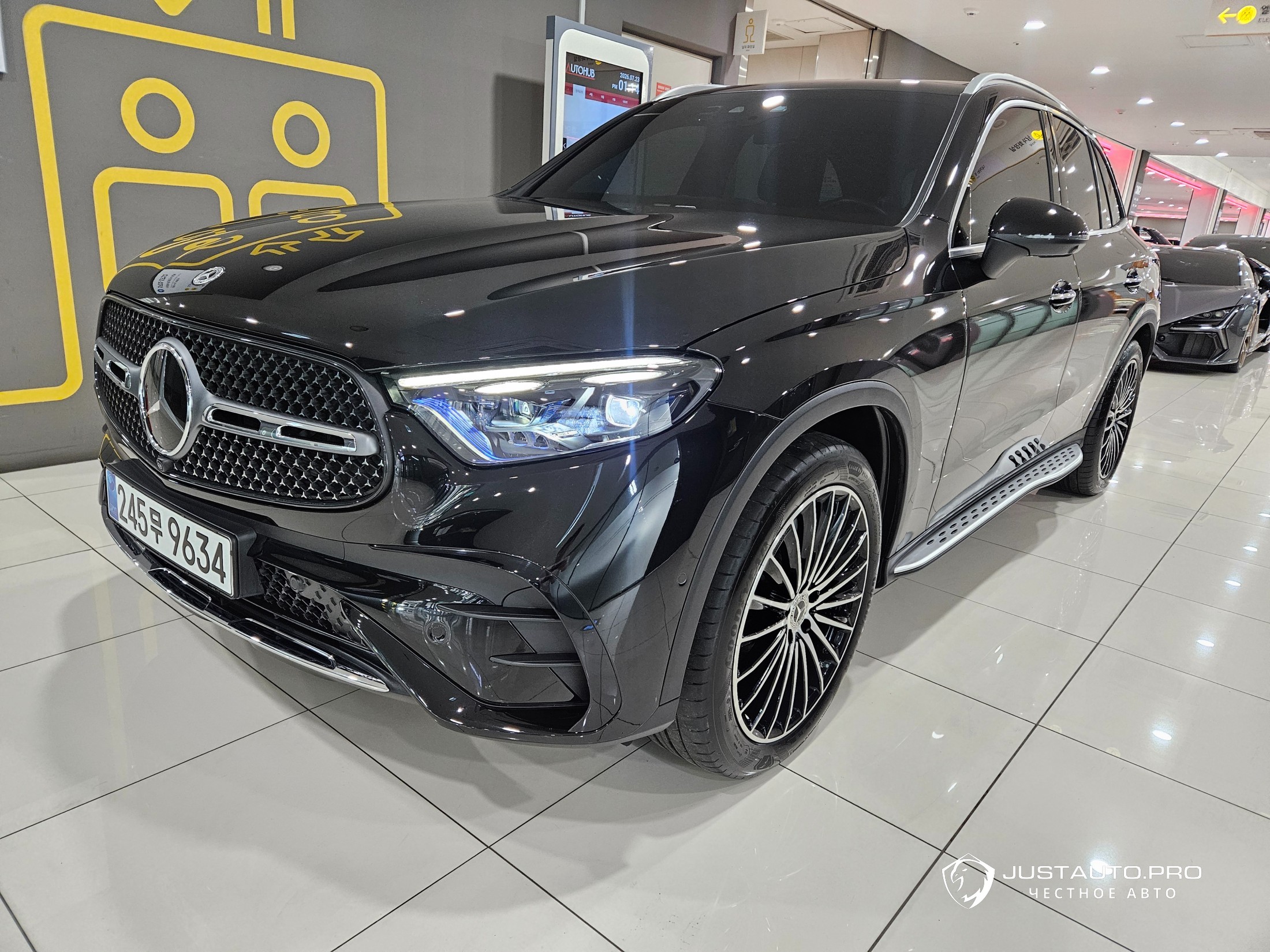 Автомобиль Mercedes-Benz GLC-Class