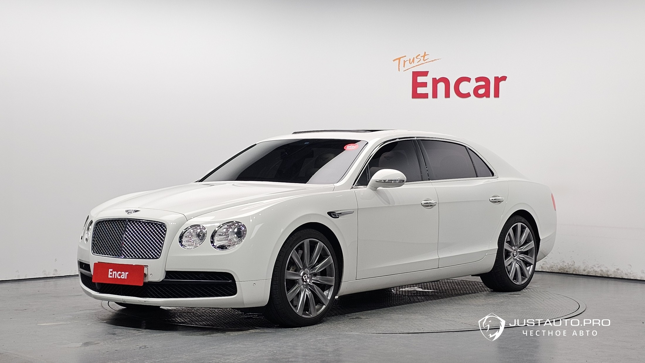 Автомобиль Bentley Flying Spur