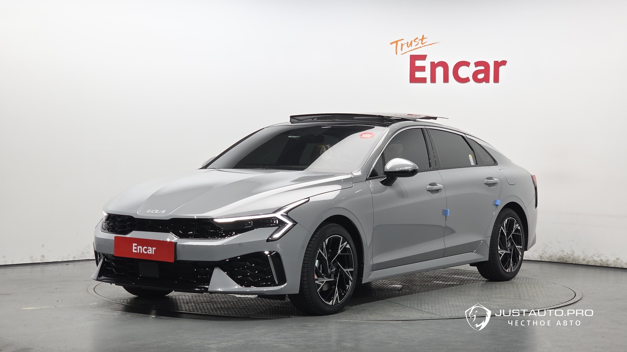 Автомобиль Kia K5