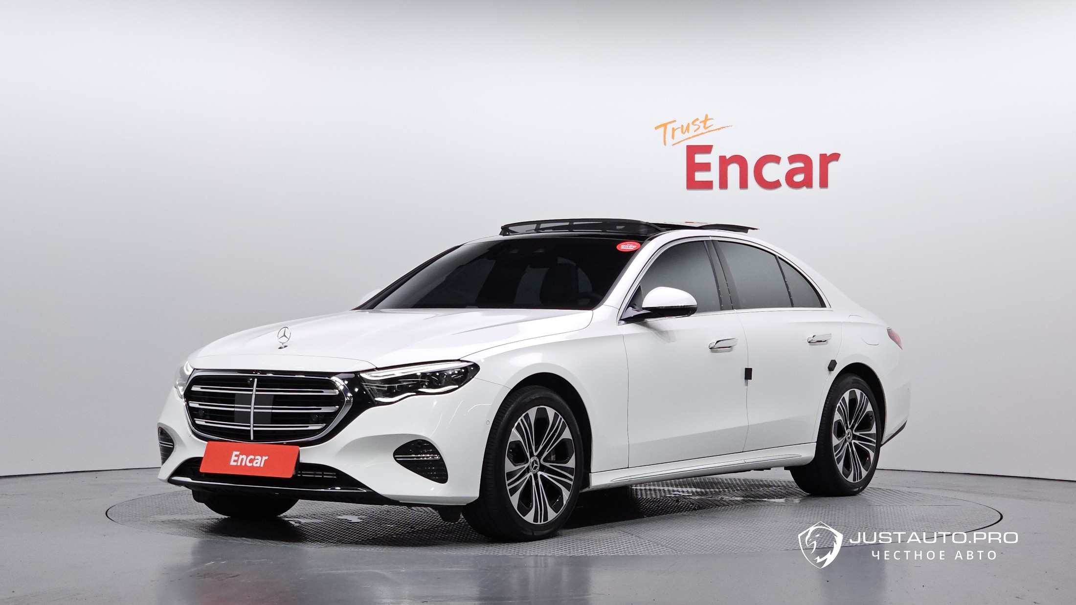 Автомобиль Mercedes-Benz E-Class