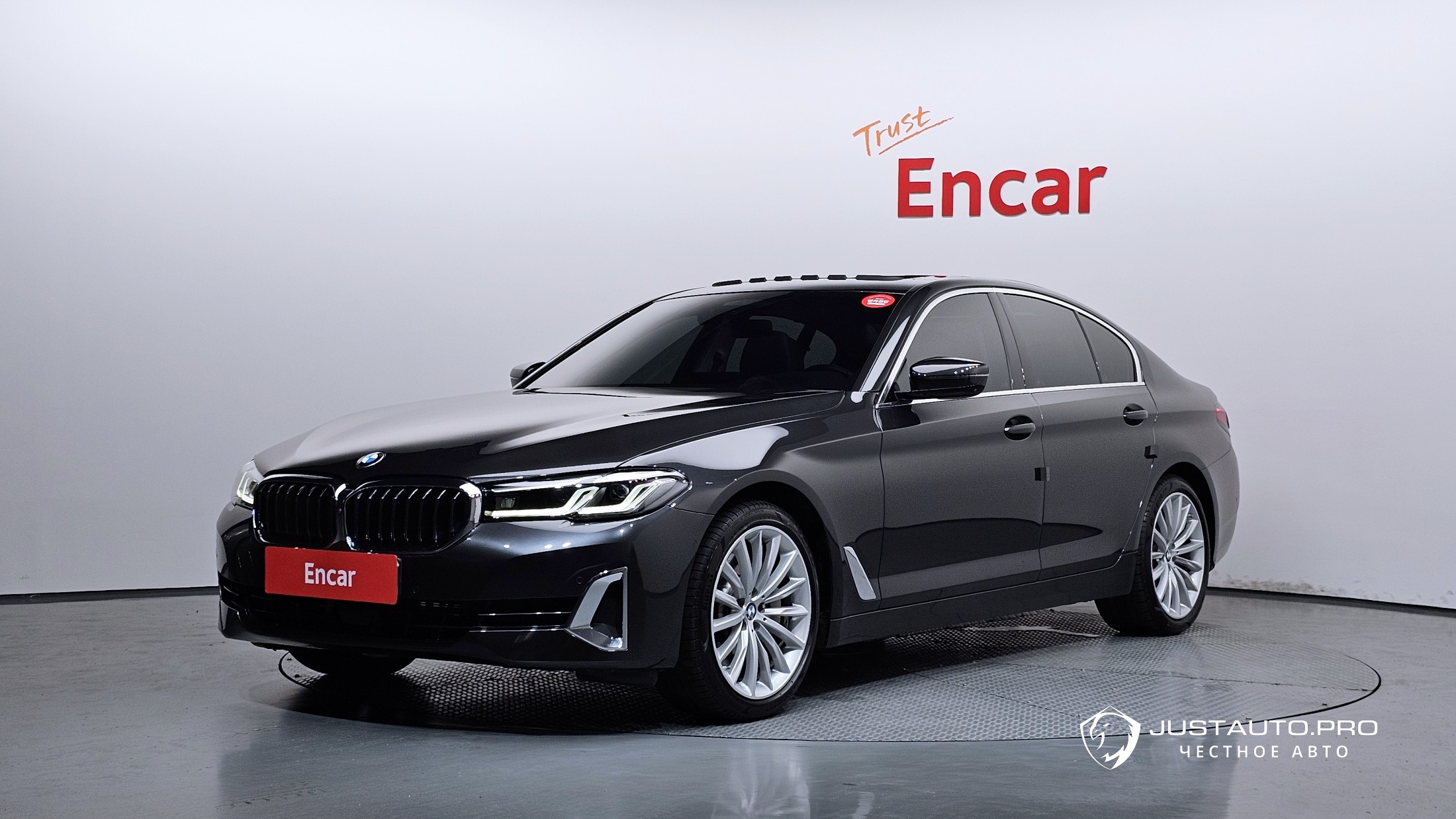 Автомобиль BMW 5-Series