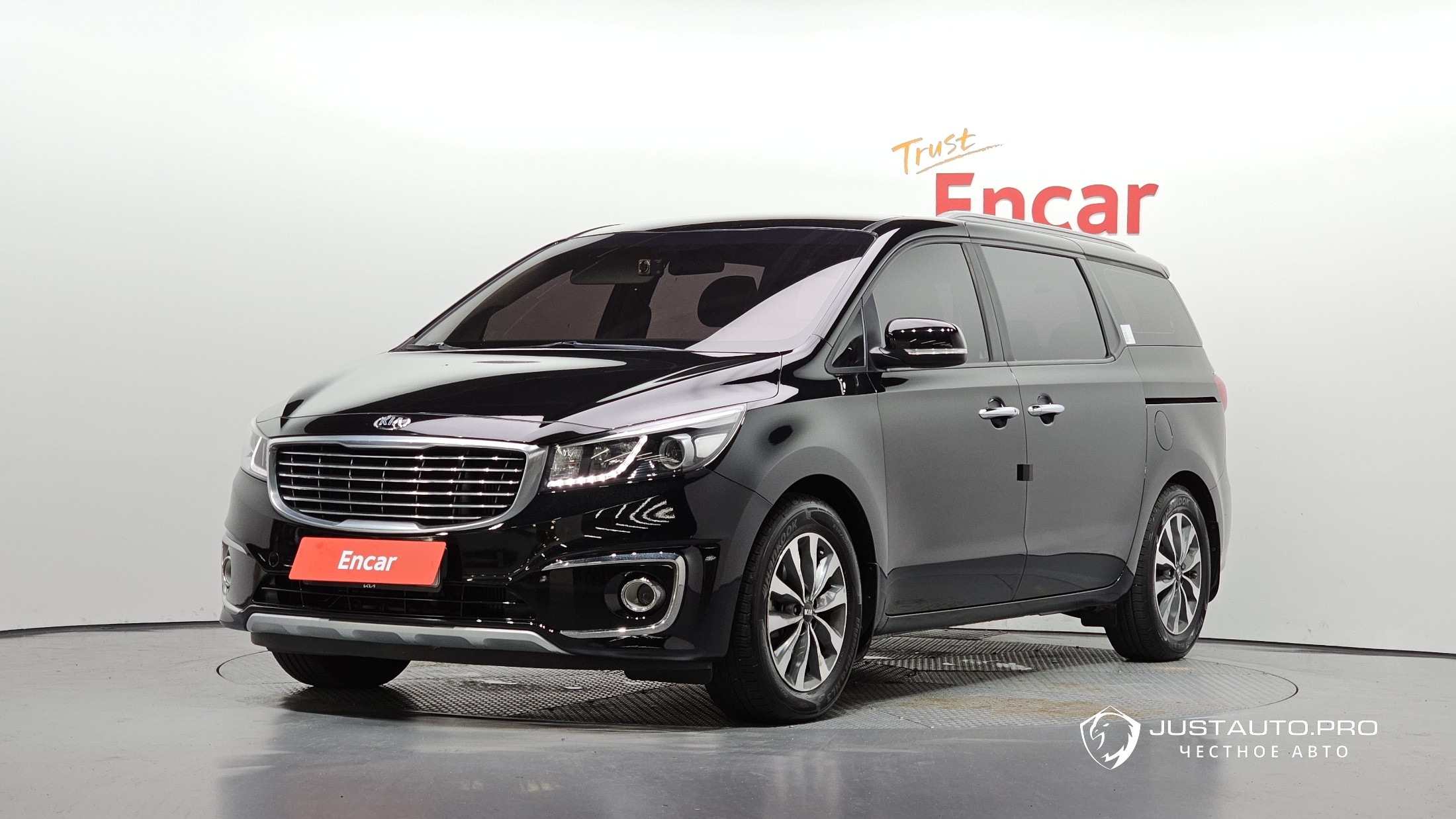 Автомобиль Kia Canival