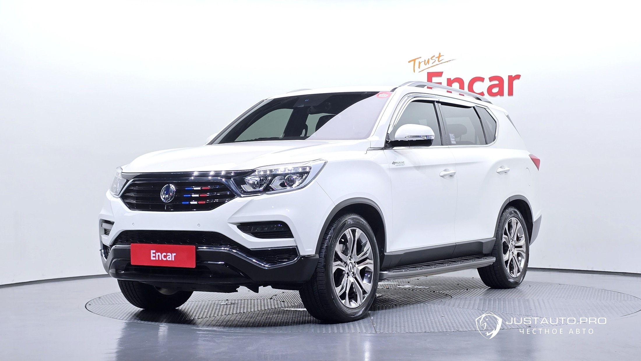 Автомобиль KG_Mobility_Ssangyong Rexton