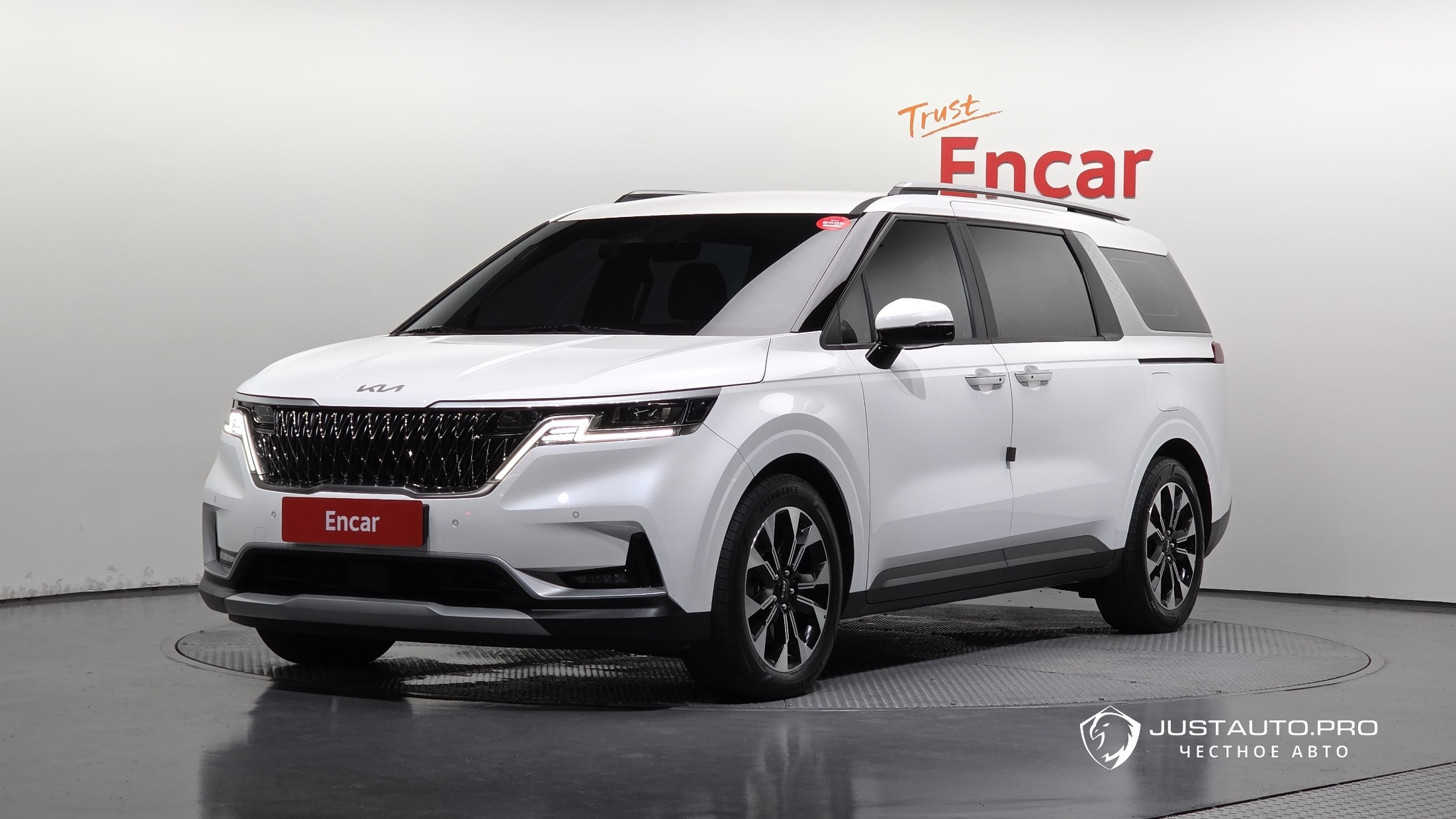 Автомобиль Kia Canival
